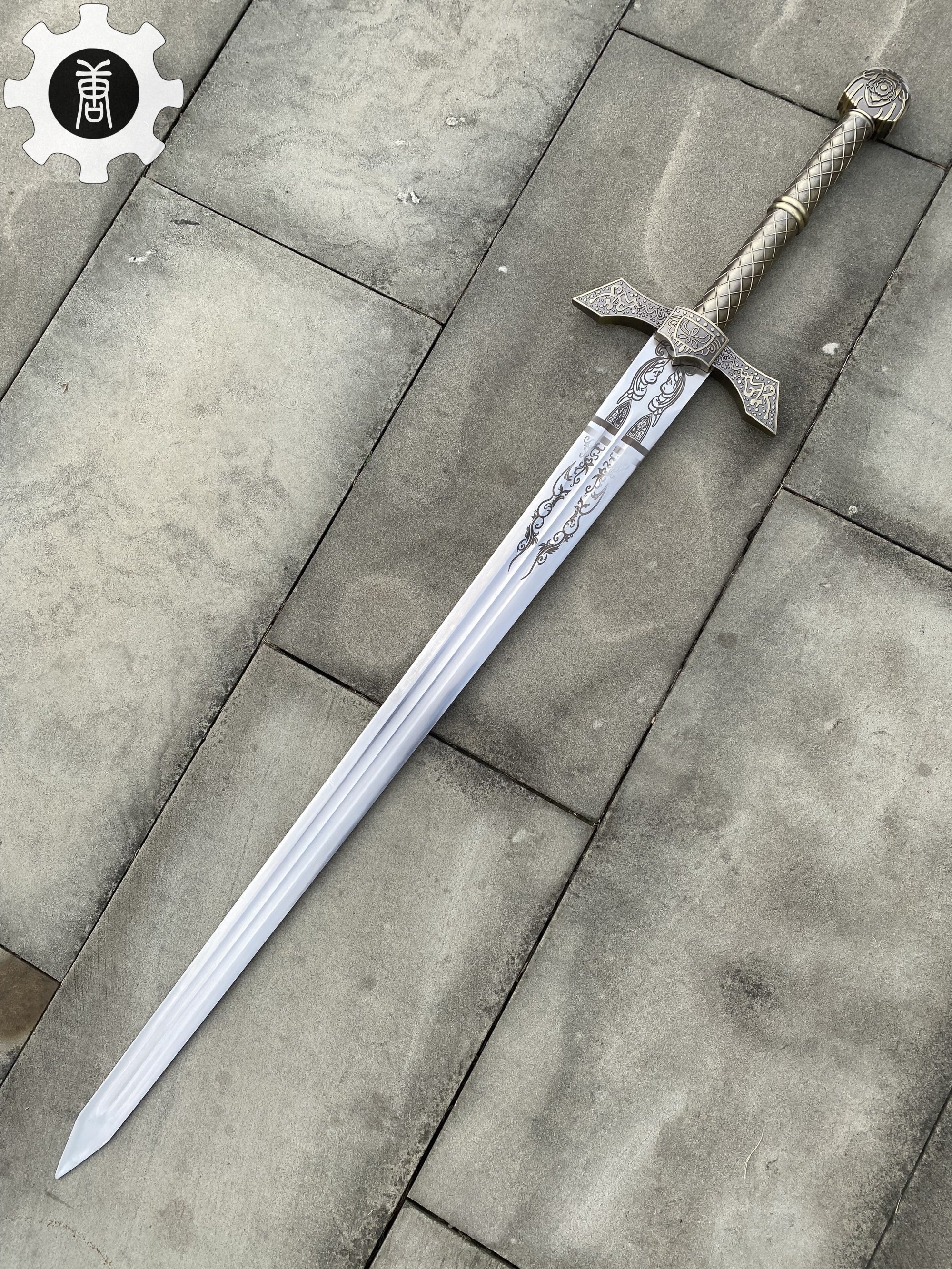 Banished Knight Greatsword Life-Size Metal Replica - Tophatter Daily Deals