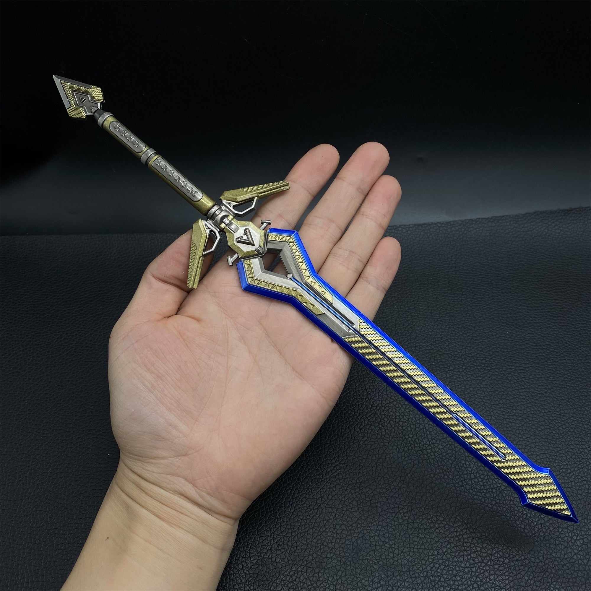 New Sword Heirloom Power Sword Miniature Prop Only - Tophatter Daily Deals
