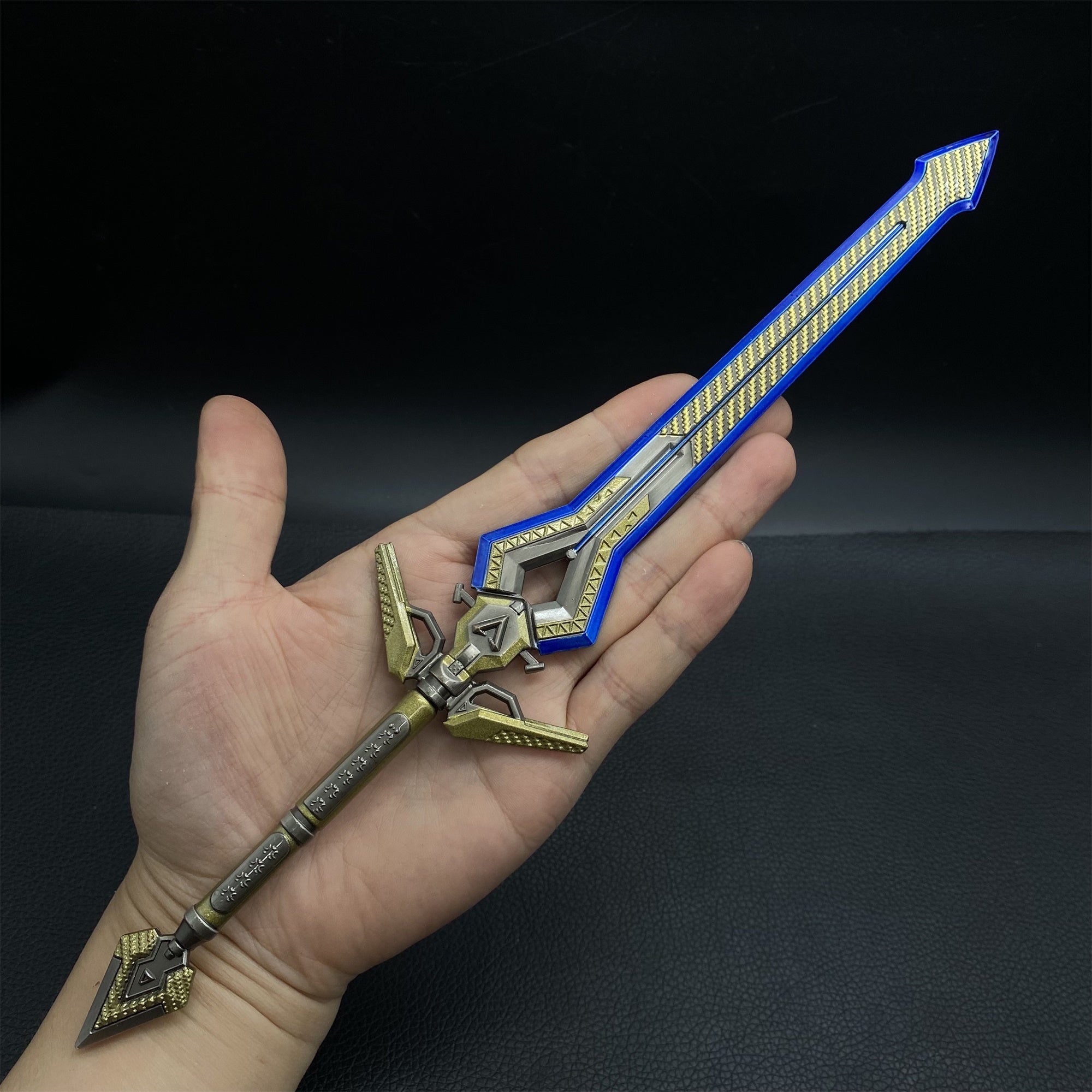 New Sword Heirloom Power Sword Miniature - Tophatter Daily Deals