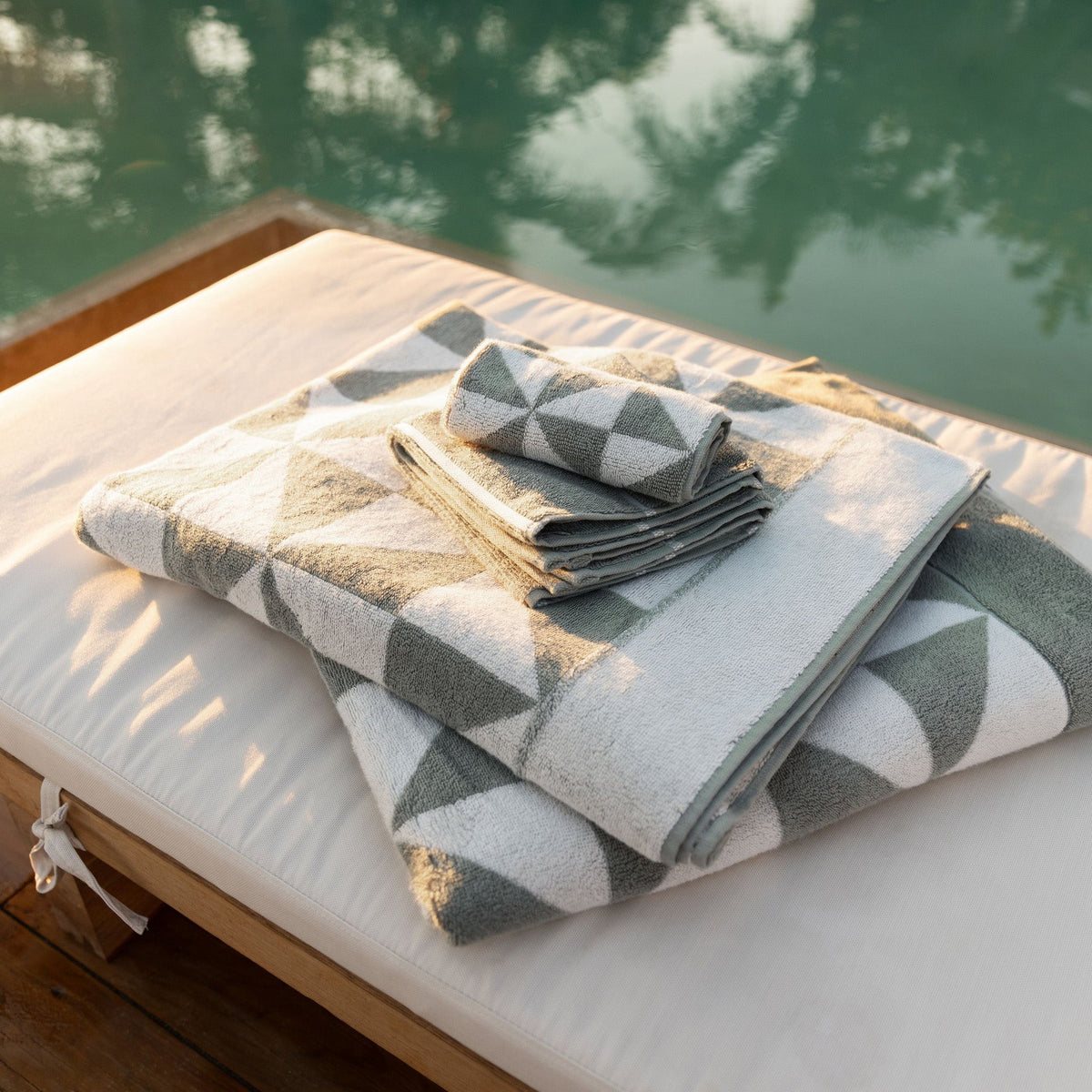 Umbra Australian Cotton Towels Bath - Tophatter Daily Deals