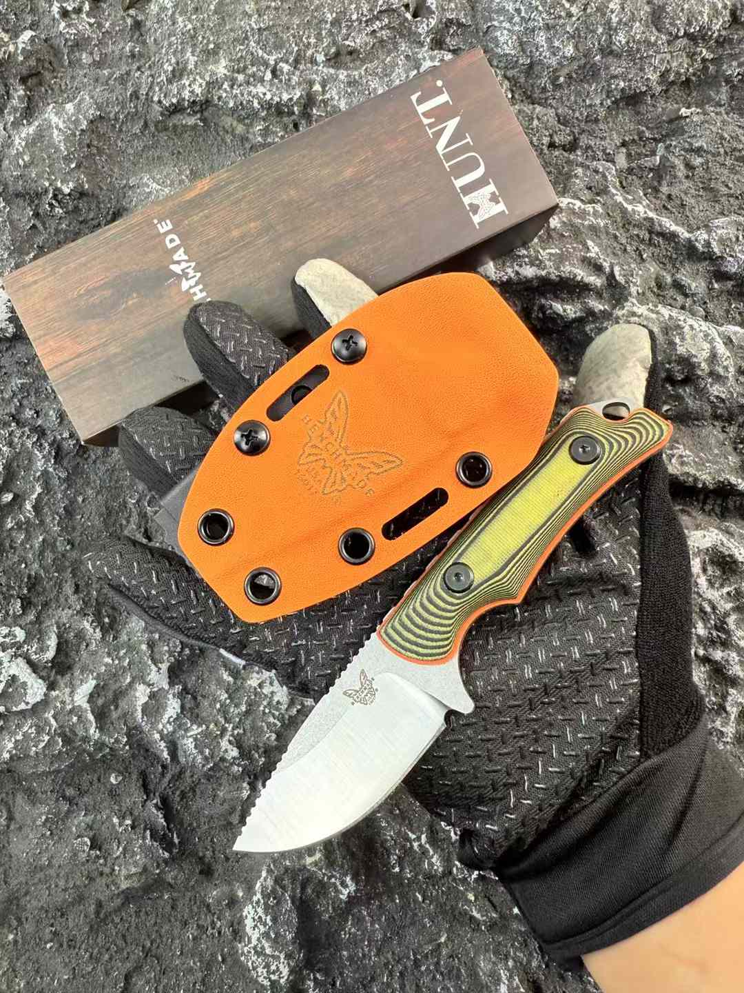 Benchmade 15700 Small Fixed Blade - Tophatter Daily Deals
