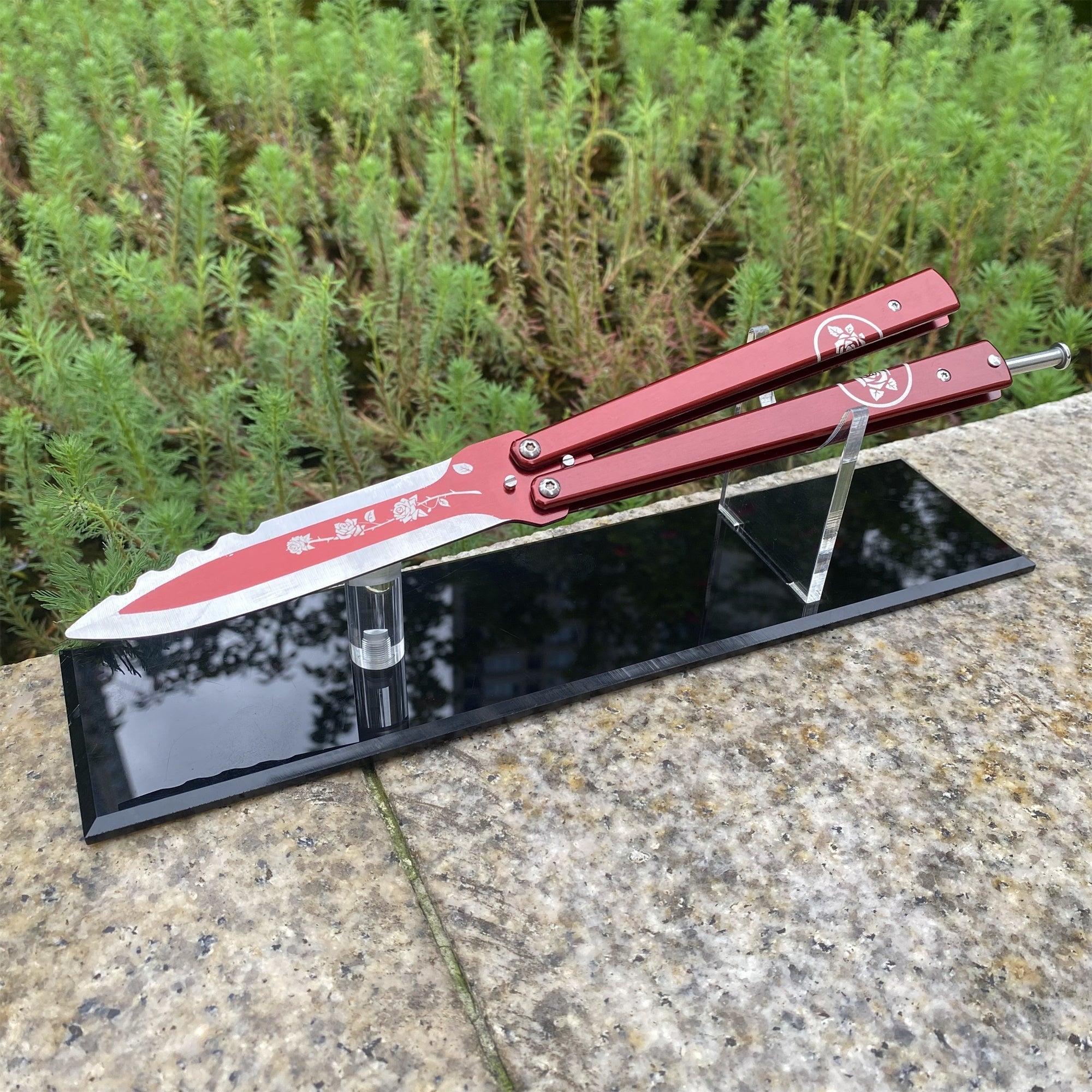 TF2 Black Rose Balisong Black Rose Butterfly Knife Replica IRL Red & Stand - Tophatter Daily Deals