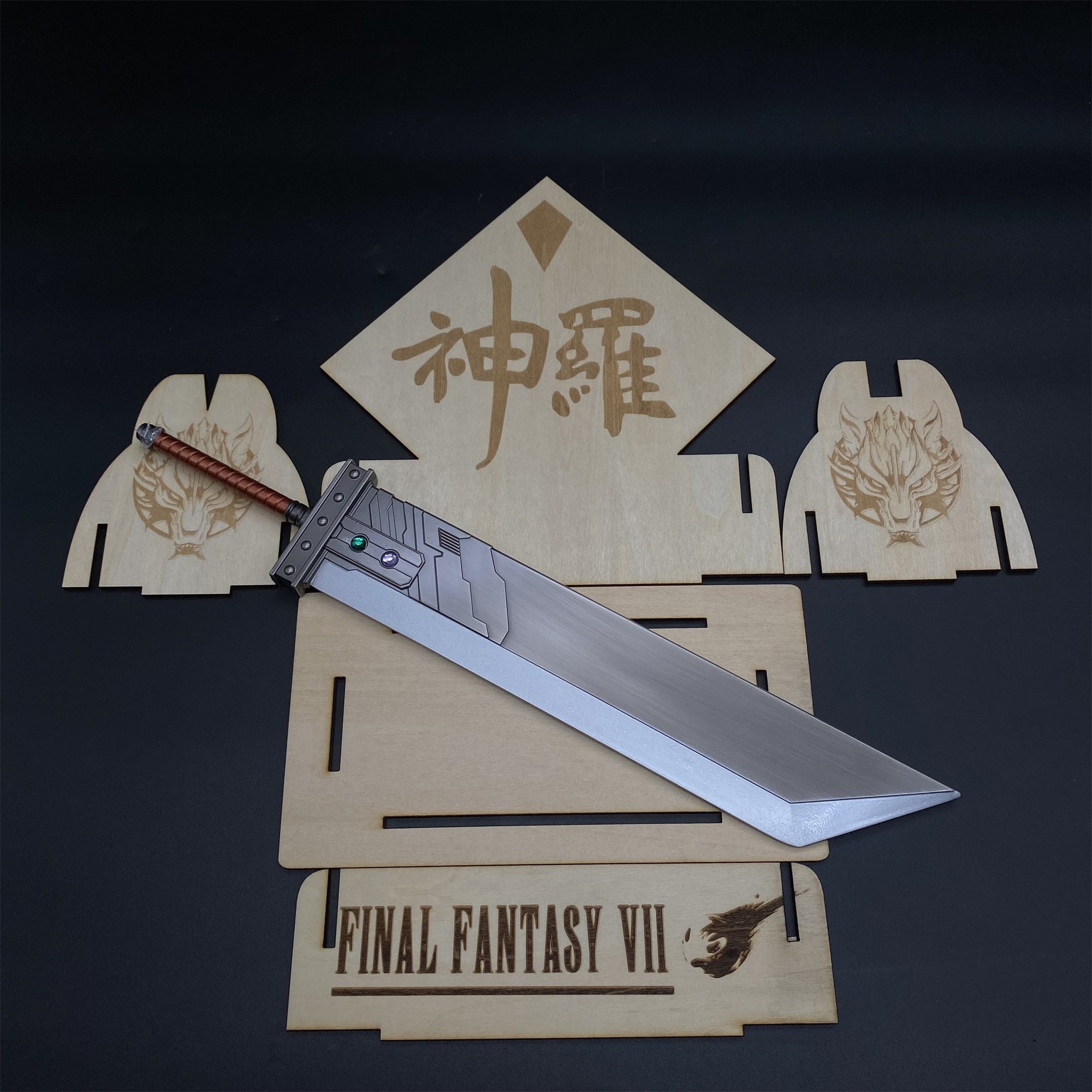 Cloud's Buster Sword FF Gamer Desk Decoration - Tophatter Daily Deals