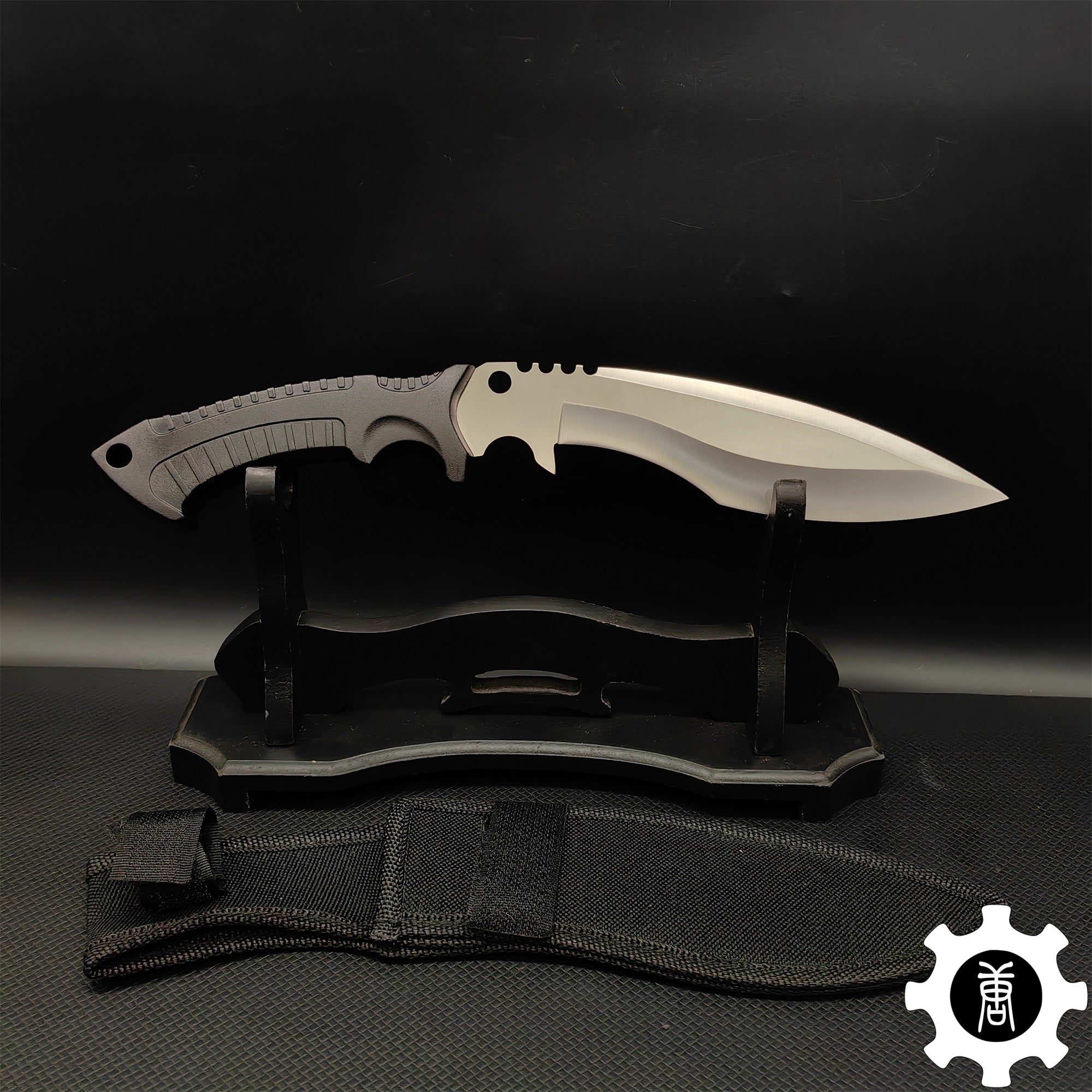 Steel Kukri Knife Blunt Blade Replica White & Stand - Tophatter Daily Deals
