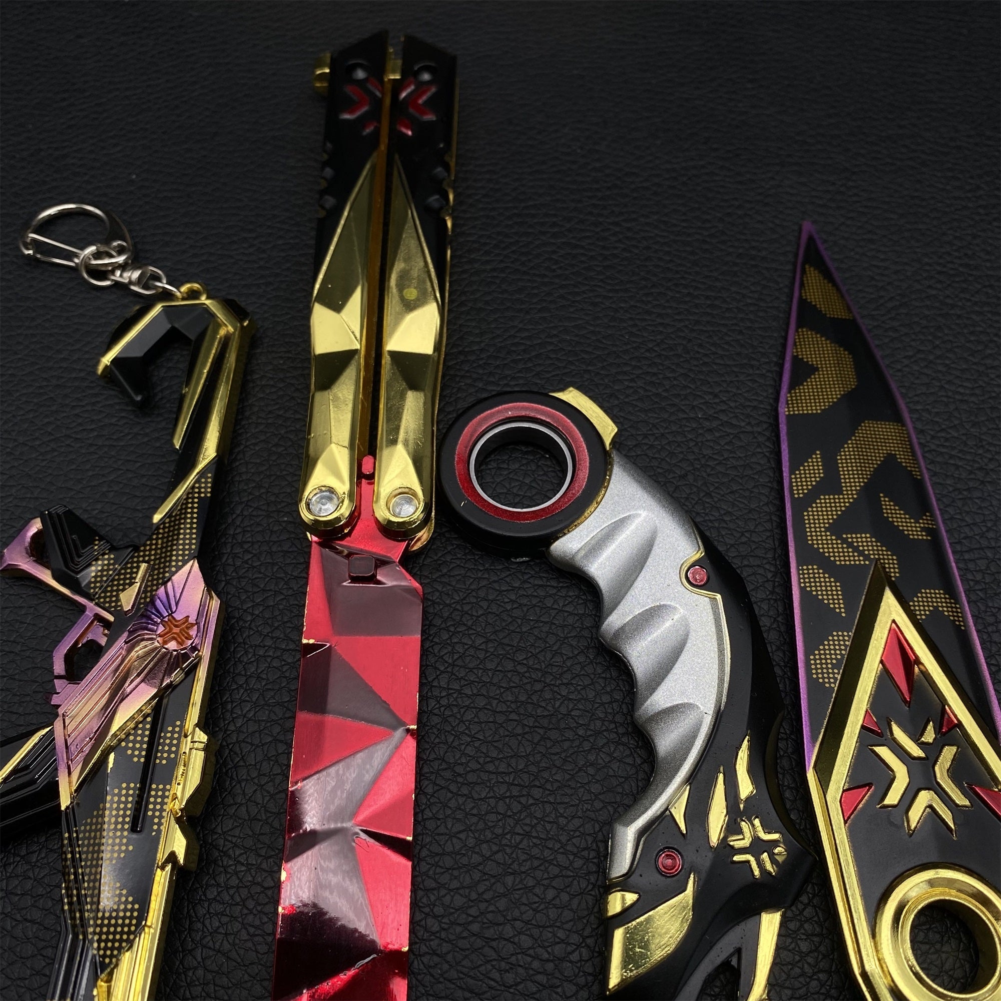 Champions Skin Metal Replica 4 In 1 Gift Box USA Only - Tophatter Daily Deals