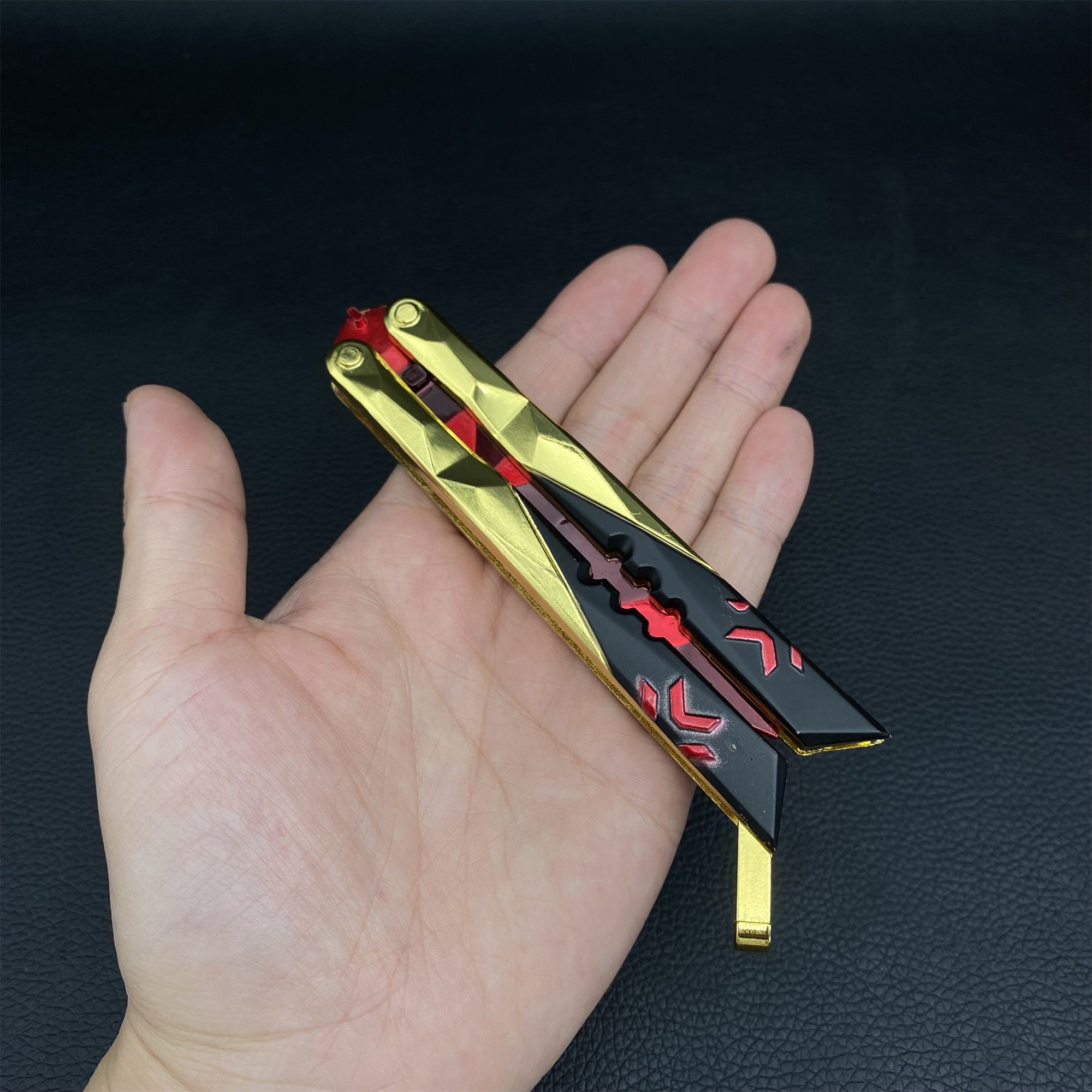 Champions Skin Metal Replica 4 In 1 Gift Box USA Only - Tophatter Daily Deals