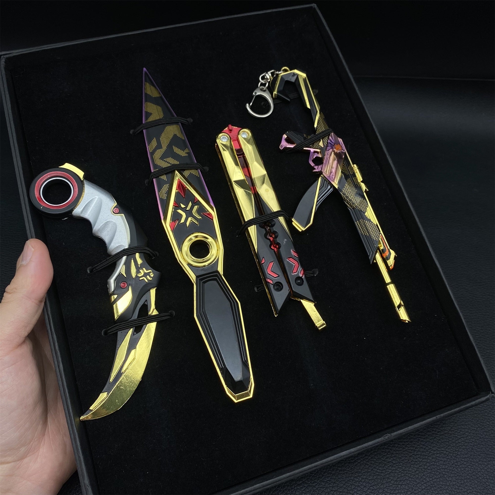 Champions Skin Metal Replica 4 In 1 Gift Box USA Only - Tophatter Daily Deals