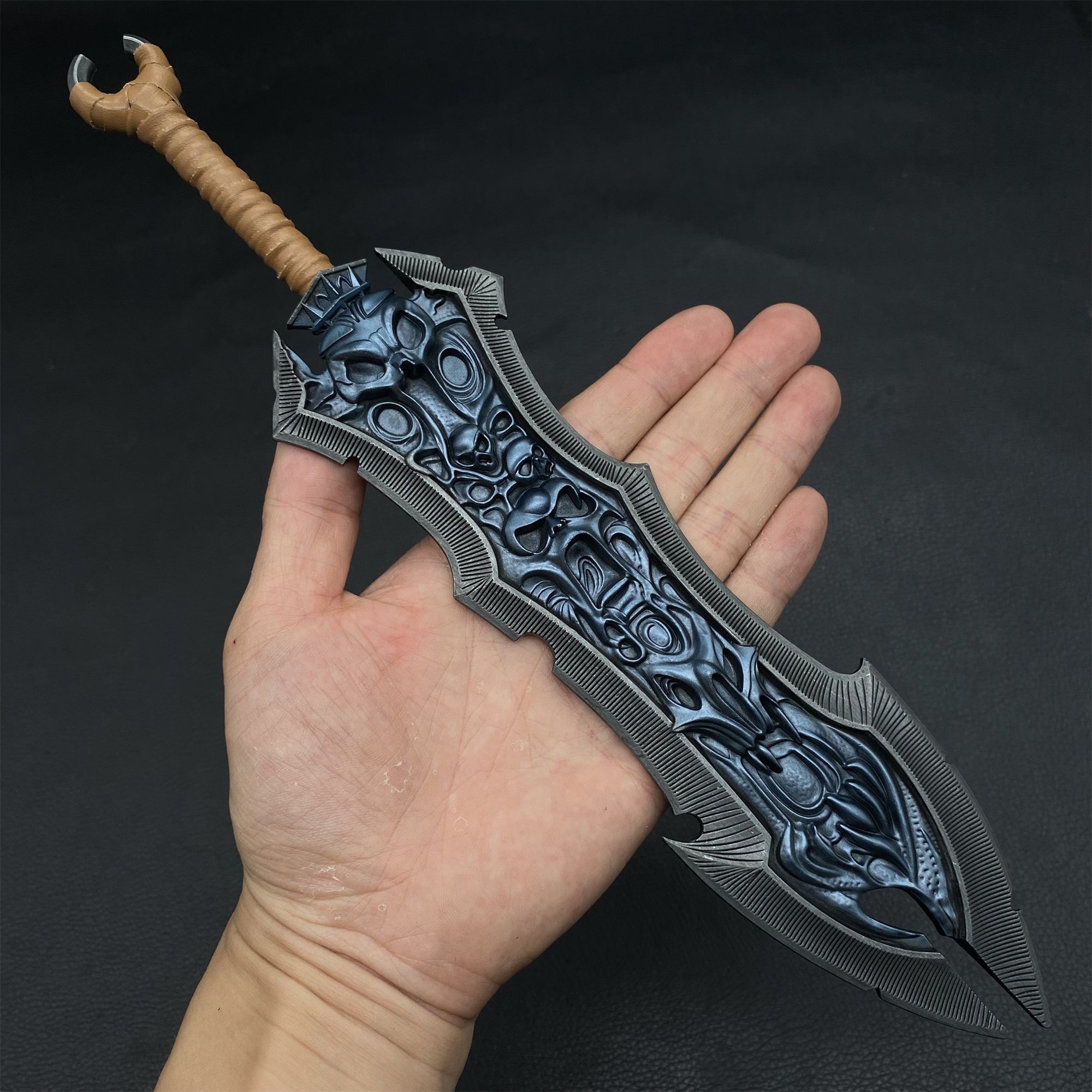 Chaoseater Greatsword Metal Replica 1/6 Scale - Tophatter Daily Deals