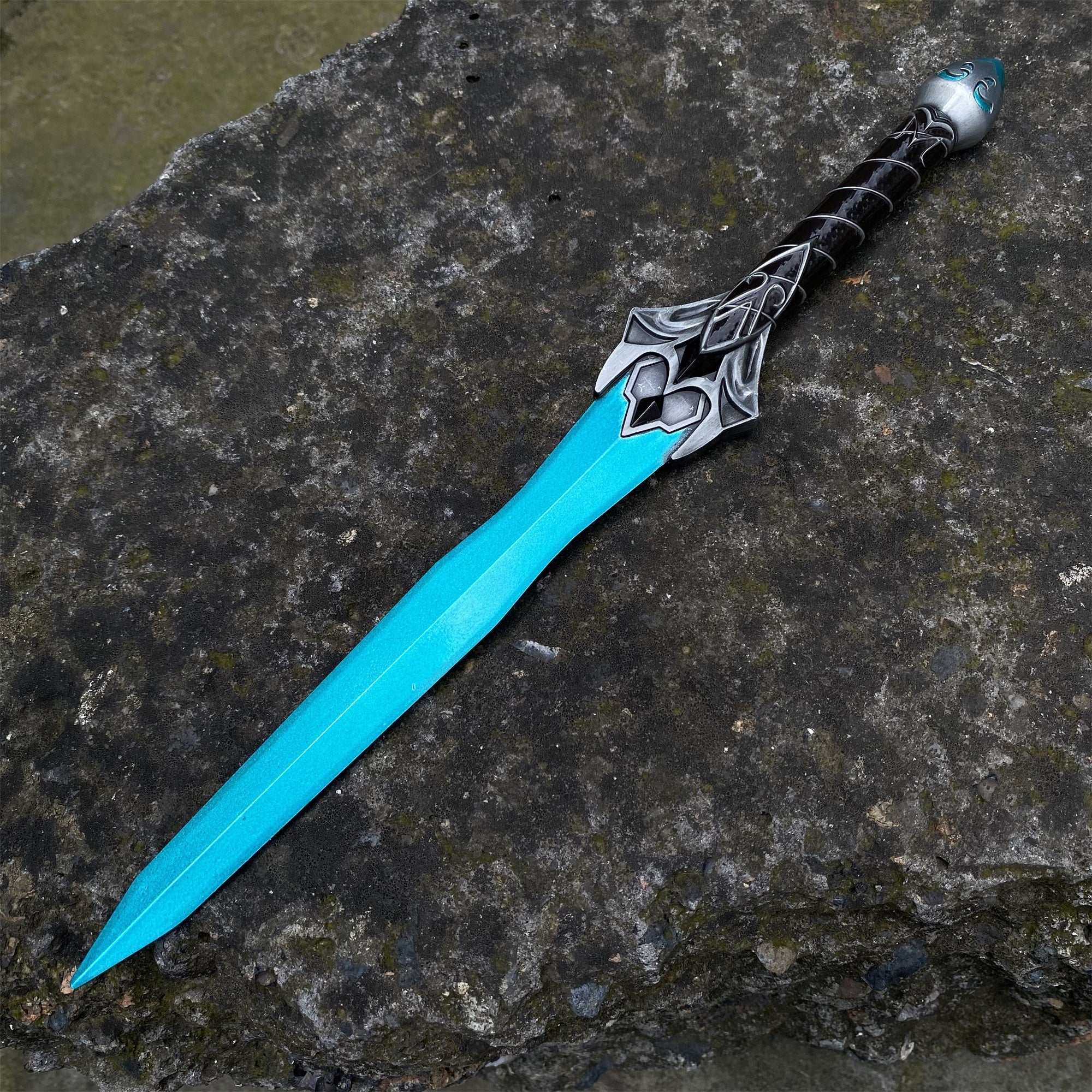 Chillrend Sword 1/2 Scale Metal Meplica Decoration - Tophatter Daily Deals