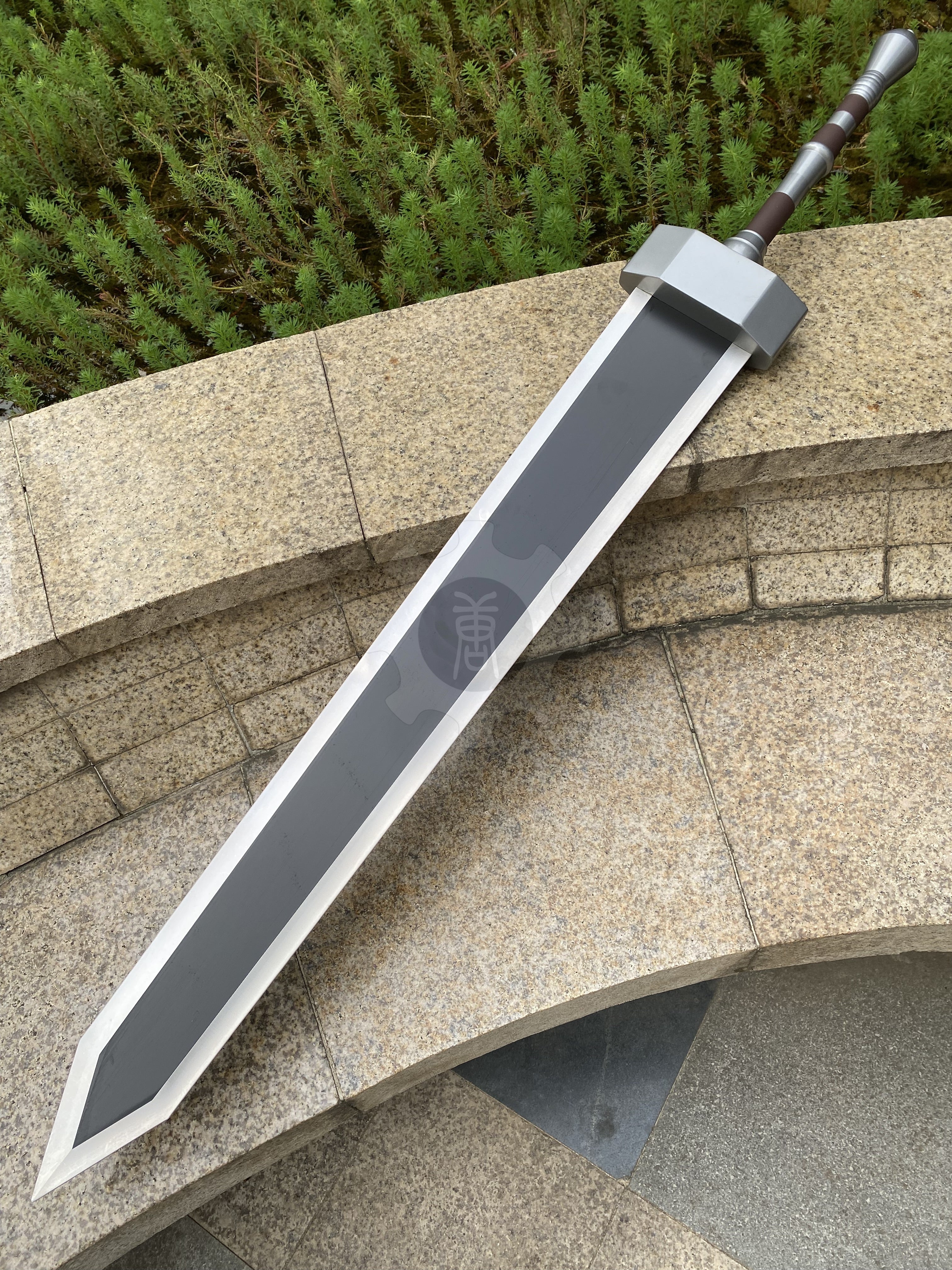 ER Game Classical Greatsword Life-Size Metal Replica - Tophatter Daily Deals