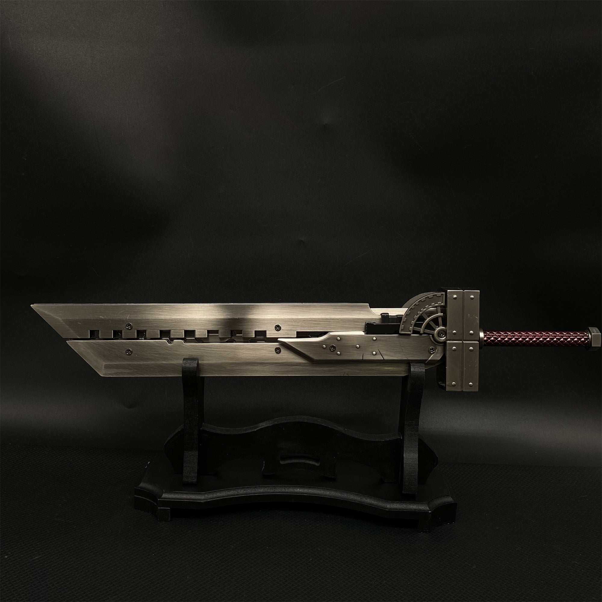 Cloud Strife's Fusion Sword - Tophatter Daily Deals