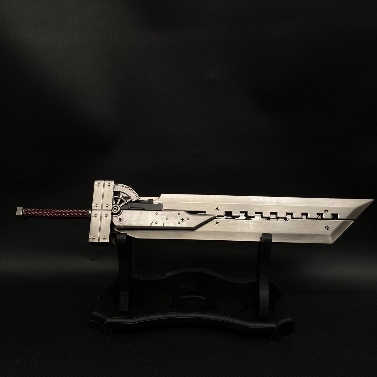 Cloud Strife's Fusion Sword Sword & Stand - Tophatter Daily Deals