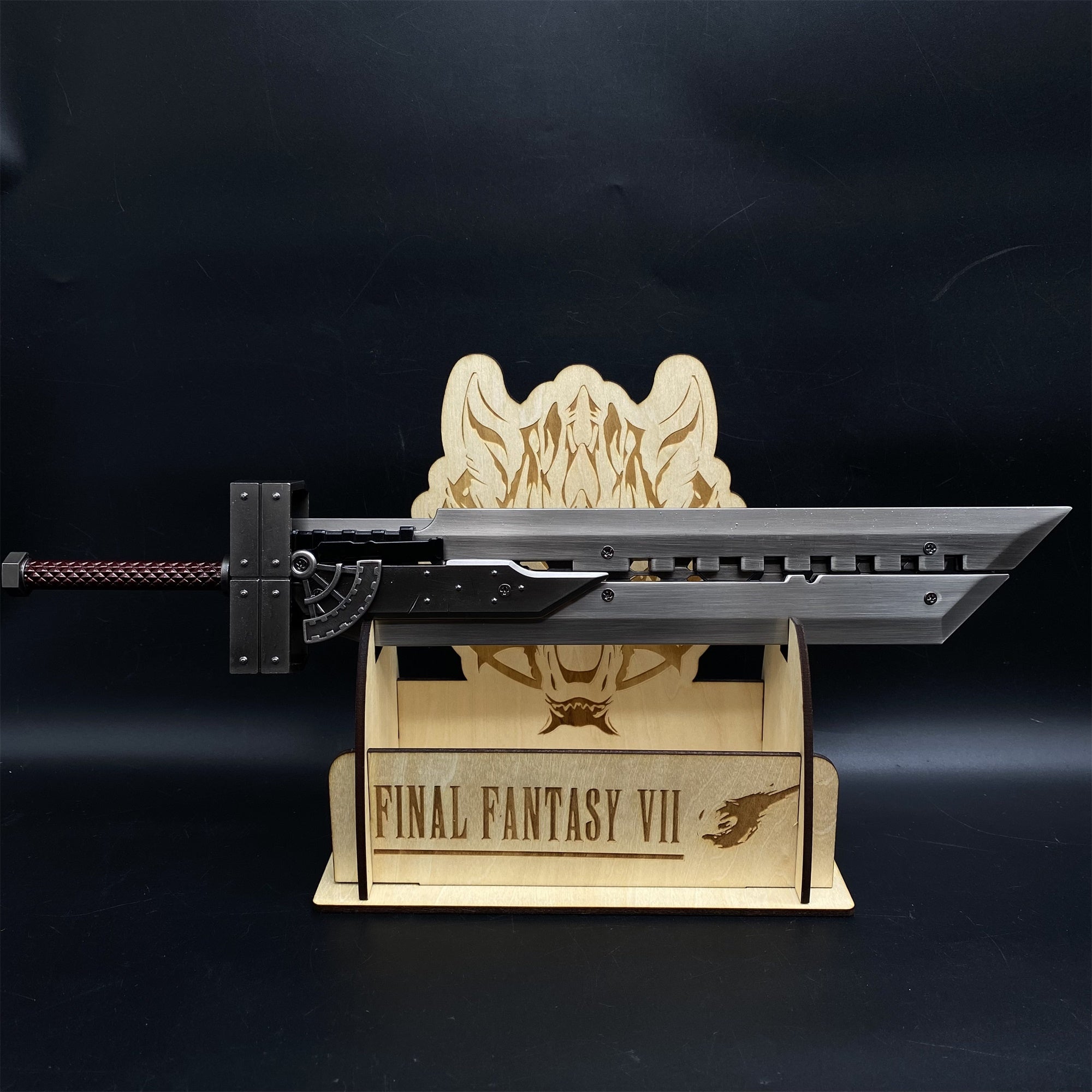 Cloud Strife's Fusion Sword Sword & Custom Stand - Tophatter Daily Deals