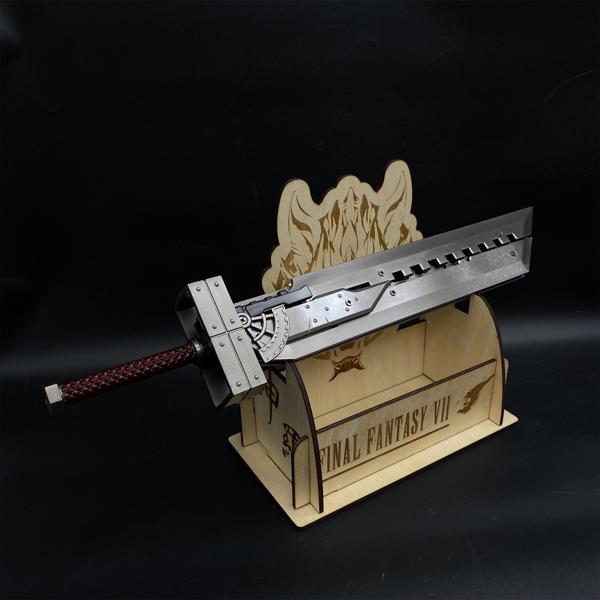 Cloud Strife's Fusion Sword - Tophatter Daily Deals