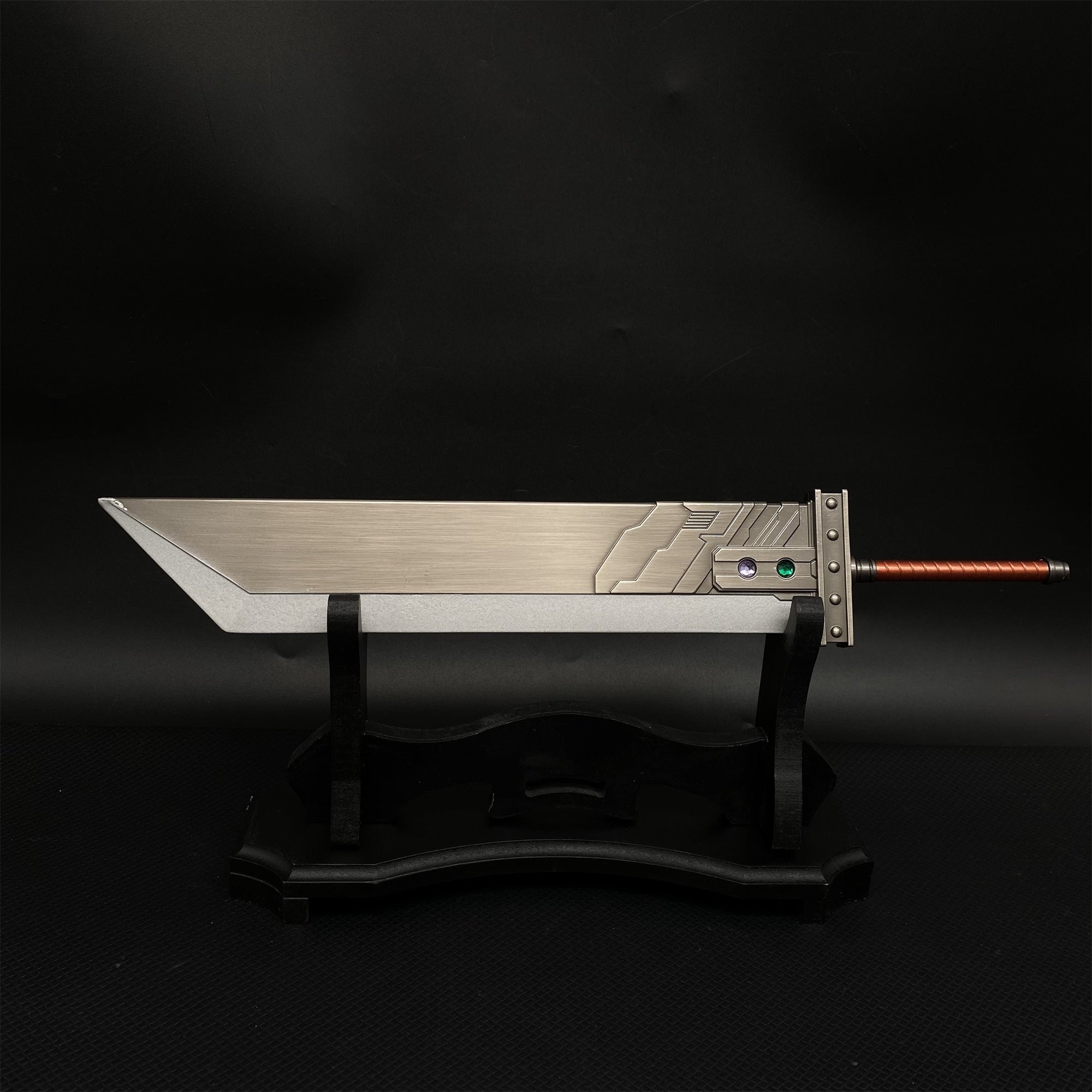 Cloud's Buster Sword FF Gamer Desk Decoration - Tophatter Daily Deals
