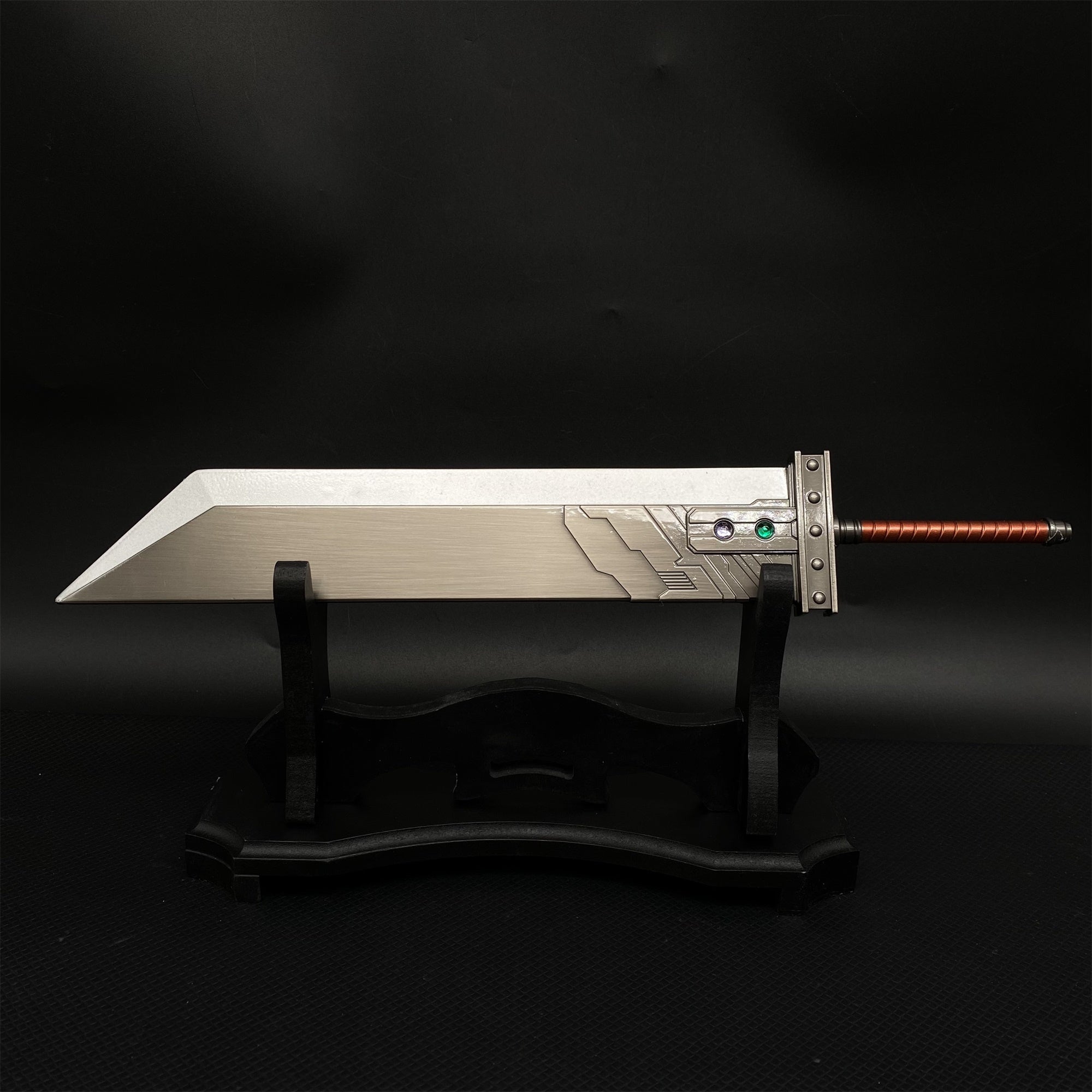 Cloud's Buster Sword FF Gamer Desk Decoration Sword & Stand - Tophatter Daily Deals