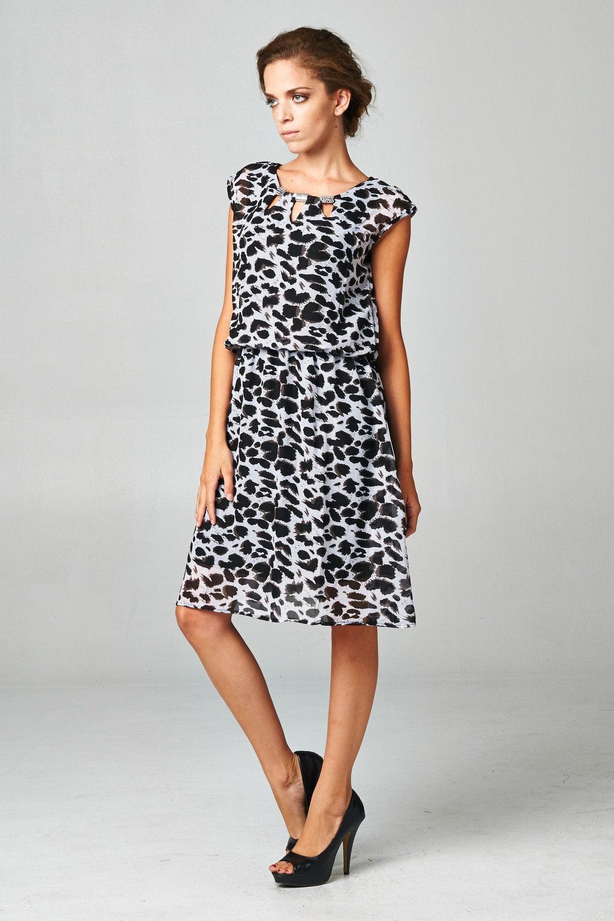 Women's Printed Chiffon Blouson Dress with Neck Trim Dresses / Midi - Tophatter Daily Deals