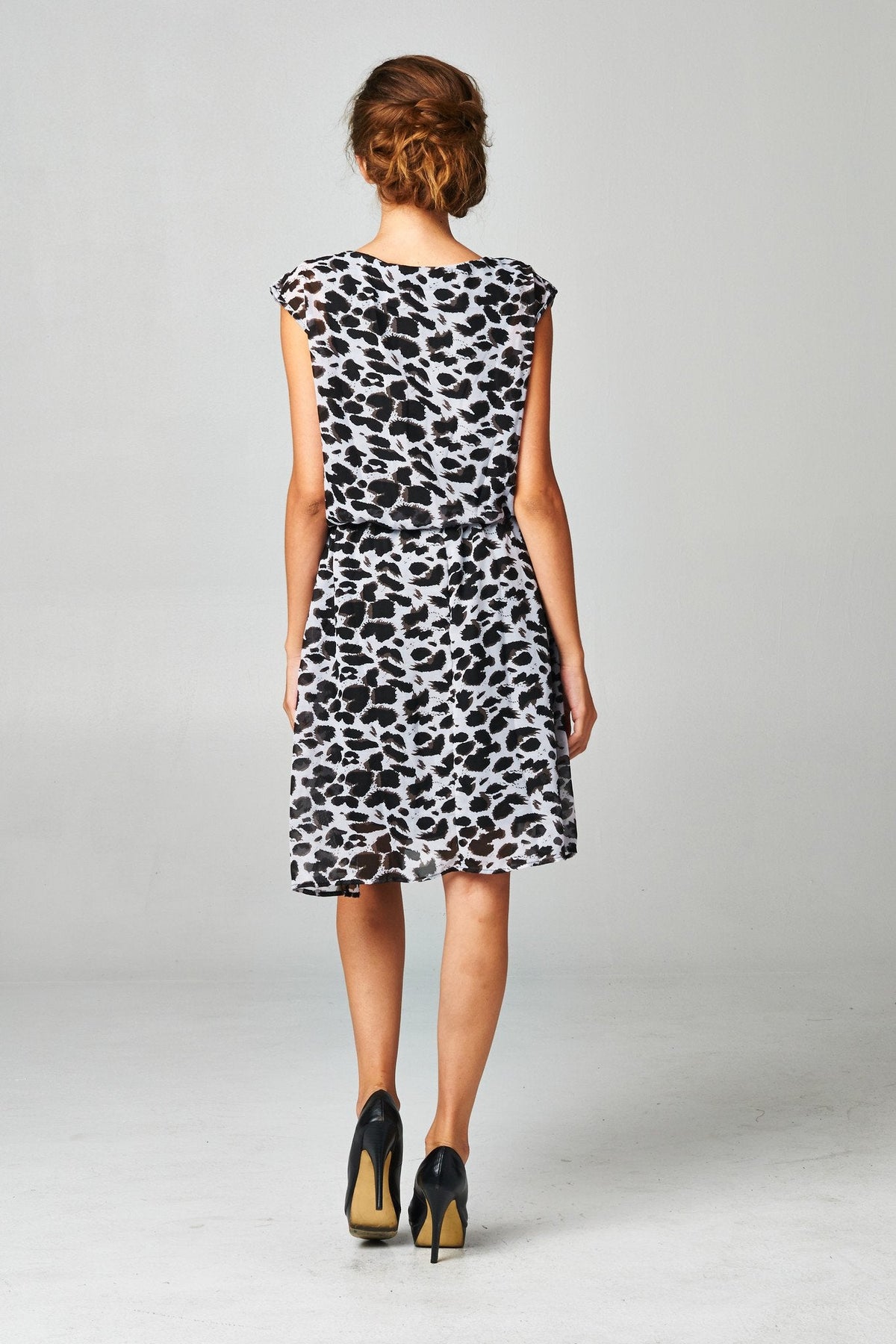 Women's Printed Chiffon Blouson Dress with Neck Trim Dresses / Midi - Tophatter Daily Deals