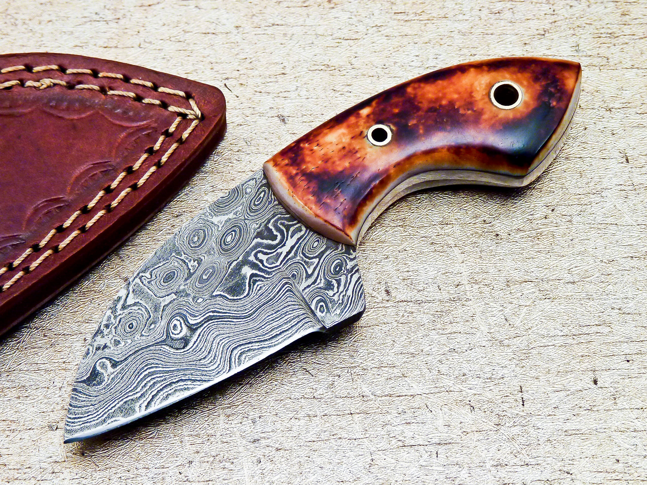 Damascus Steel Hunting Mini Skinning Sheepsfoot Knife Bone Handle 5.5" - Tophatter's Guns'N'Weapons Store Collectible Weapons - Tophatter Daily Deals