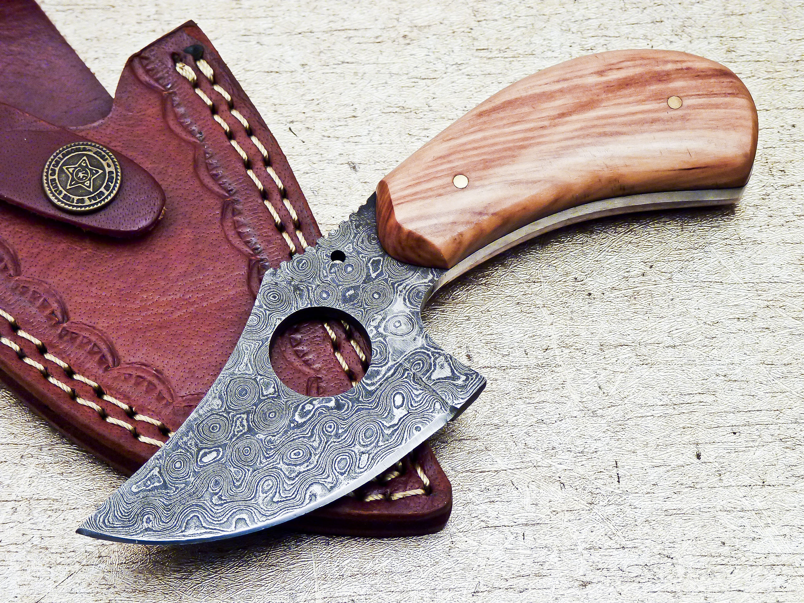 Damascus Steel Custom Handmade Hunting Mini Skinning Knife 6" - Tophatter's Inc. Weapons Store Online Collectible Weapons - Tophatter Daily Deals