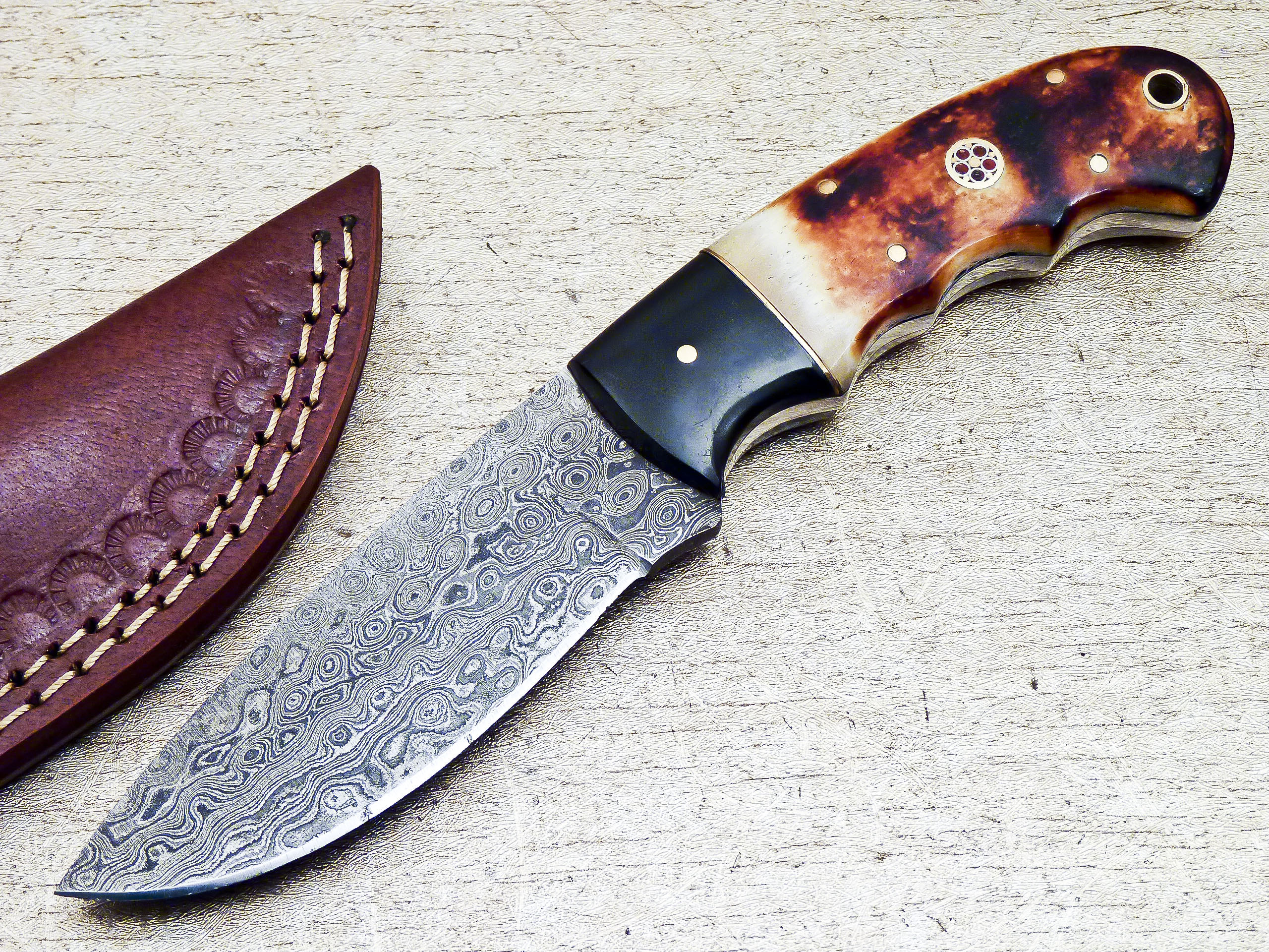 Damascus Steel Custom Handmade Hunting Knife 8" - Tophatter's Inc. Weapons Store Online Collectible Weapons - Tophatter Daily Deals