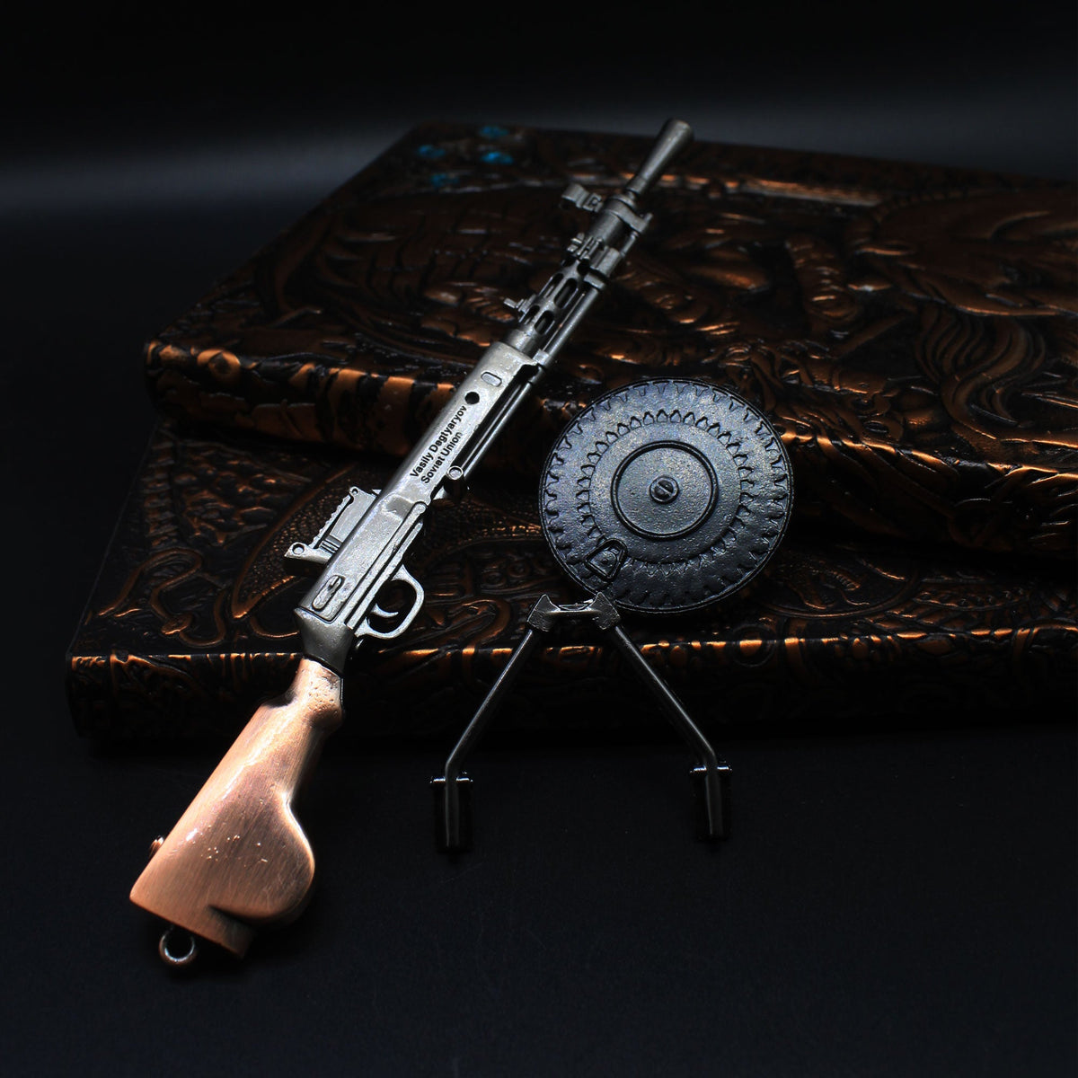 DP-28 Metal Miniature Degtyaryov Light Machine Gun 17CM/6.7" - Tophatter Daily Deals