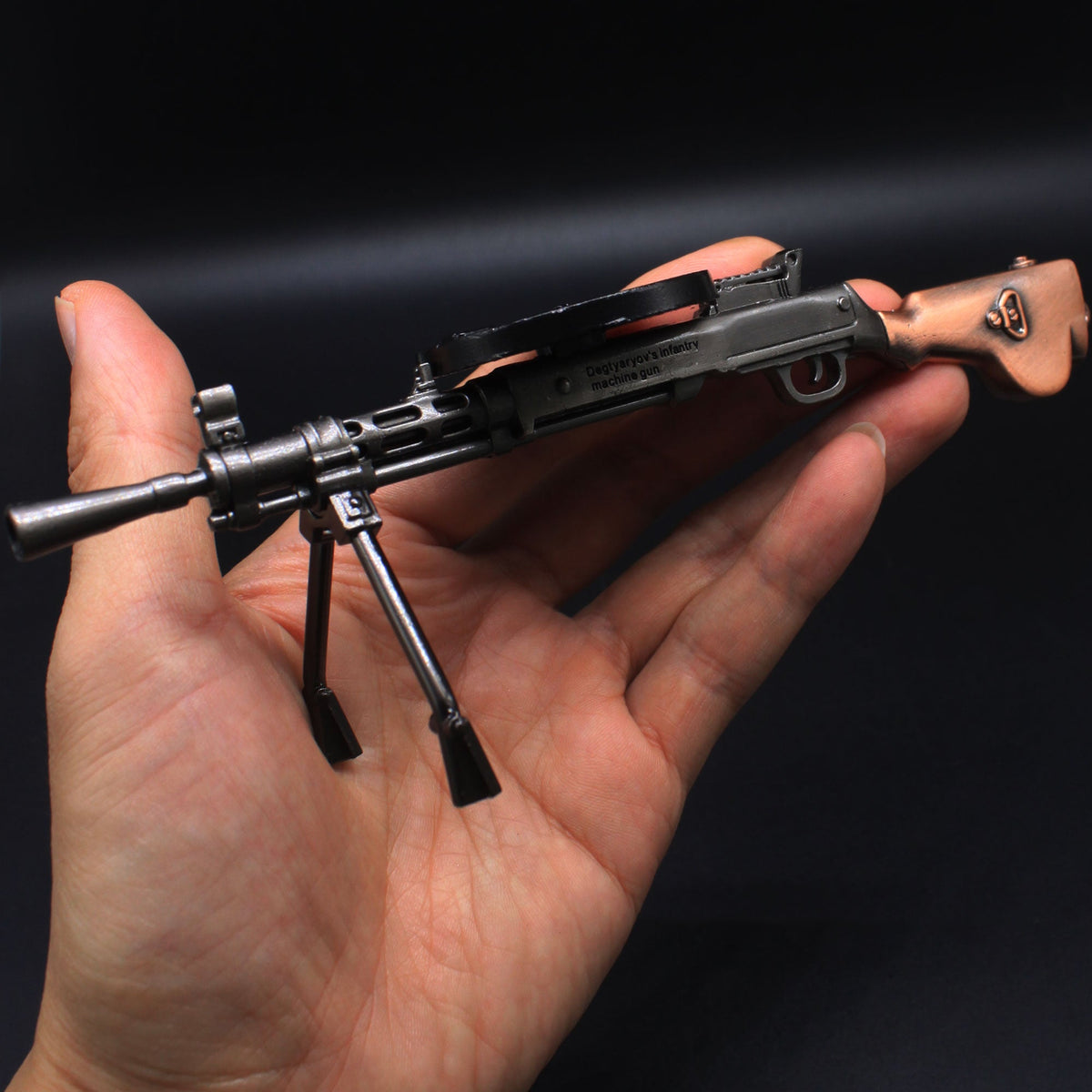 DP-28 Metal Miniature Degtyaryov Light Machine Gun 17CM/6.7" - Tophatter Daily Deals