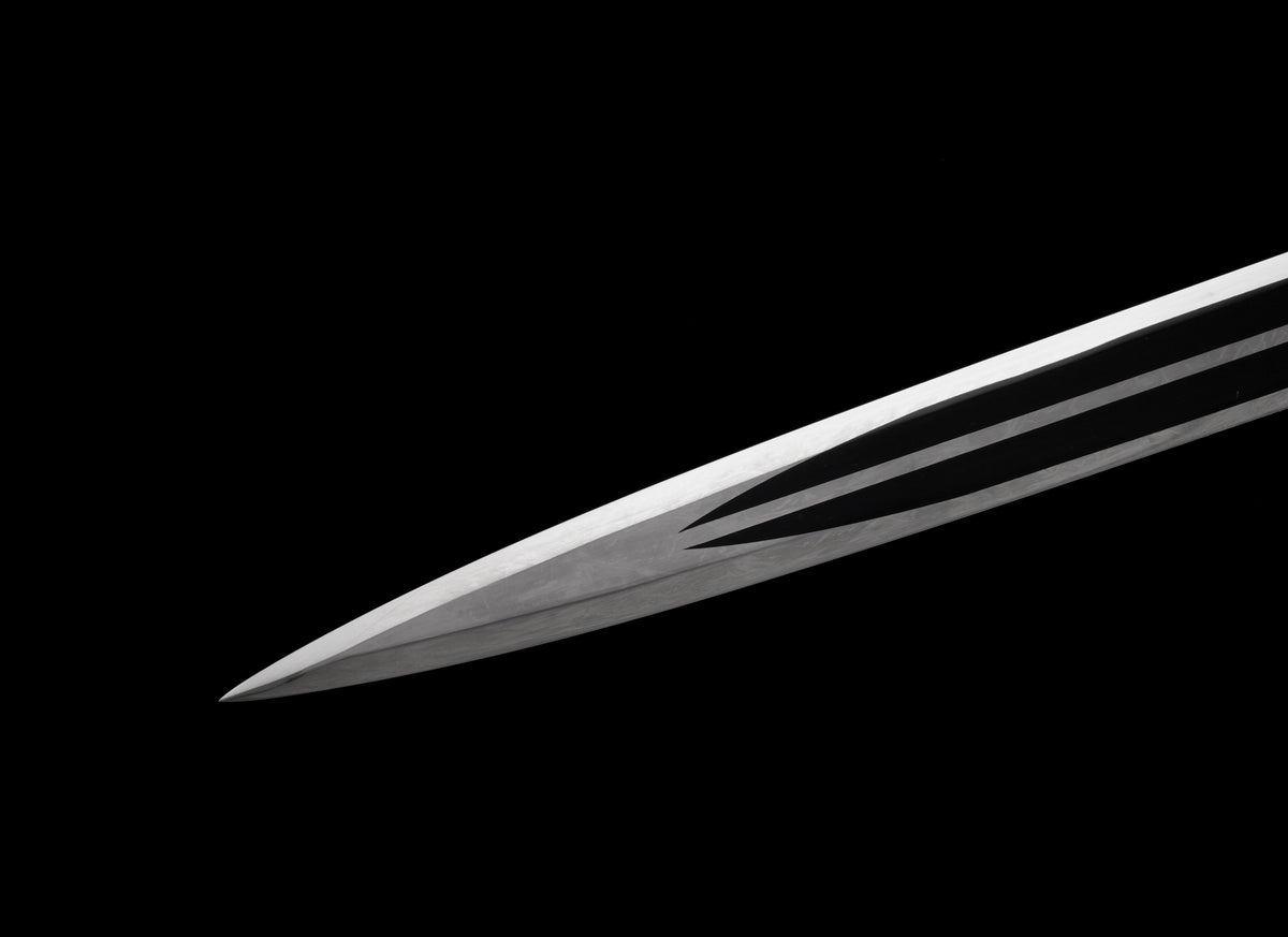 Dark Souls - Greatsword of Artorias V2 Fantasy Sword - Tophatter Daily Deals