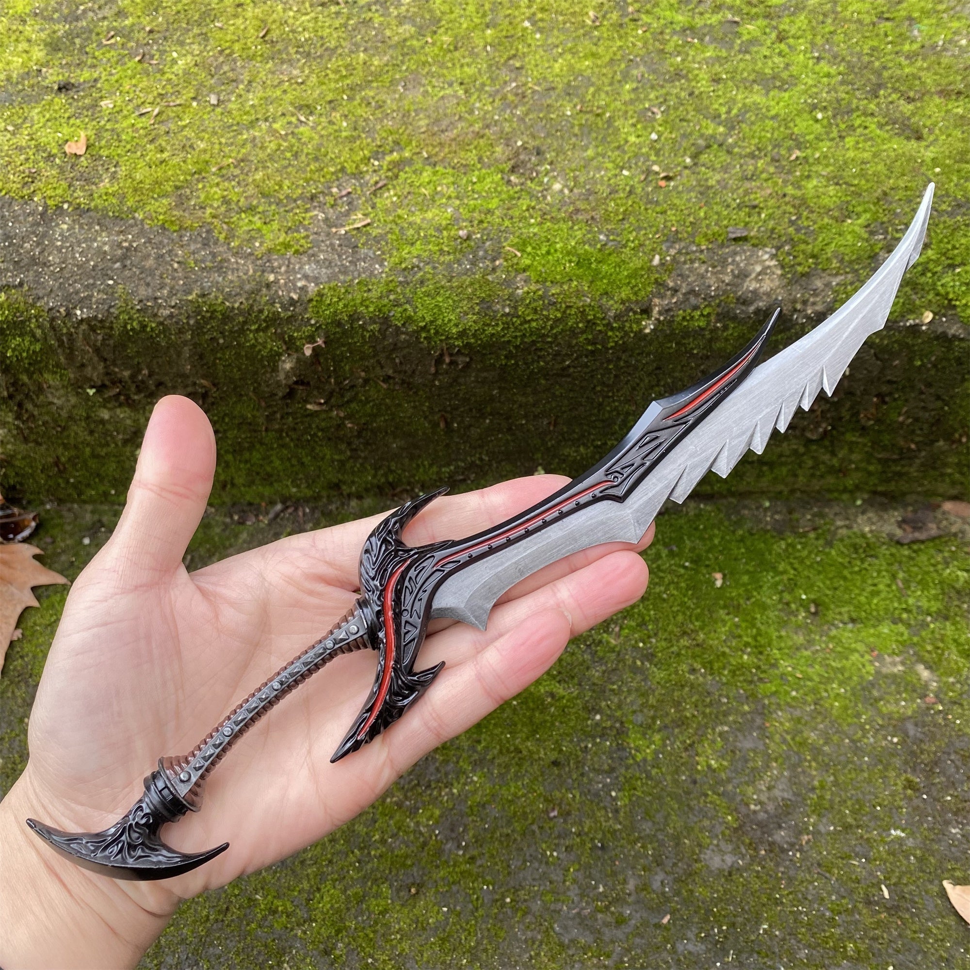 Skyrim Daedric Sword Metal Replica New Version USA Stock - Tophatter Daily Deals