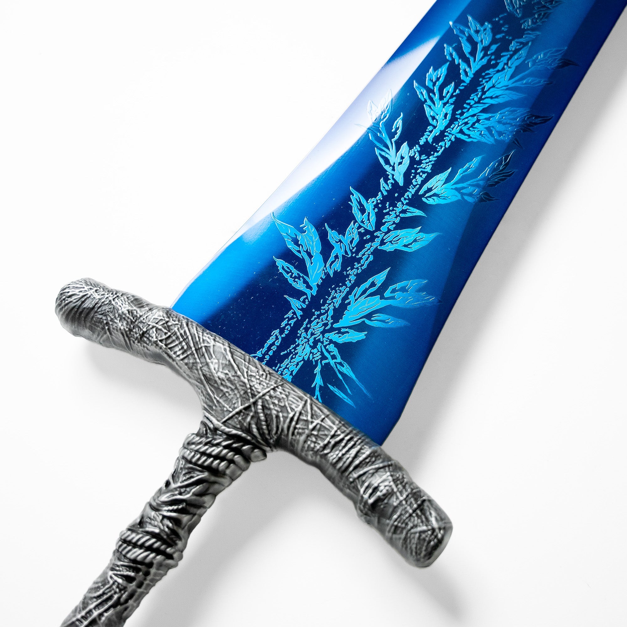 Dark Moon Greatsword Video Game Sword - Tophatter Daily Deals