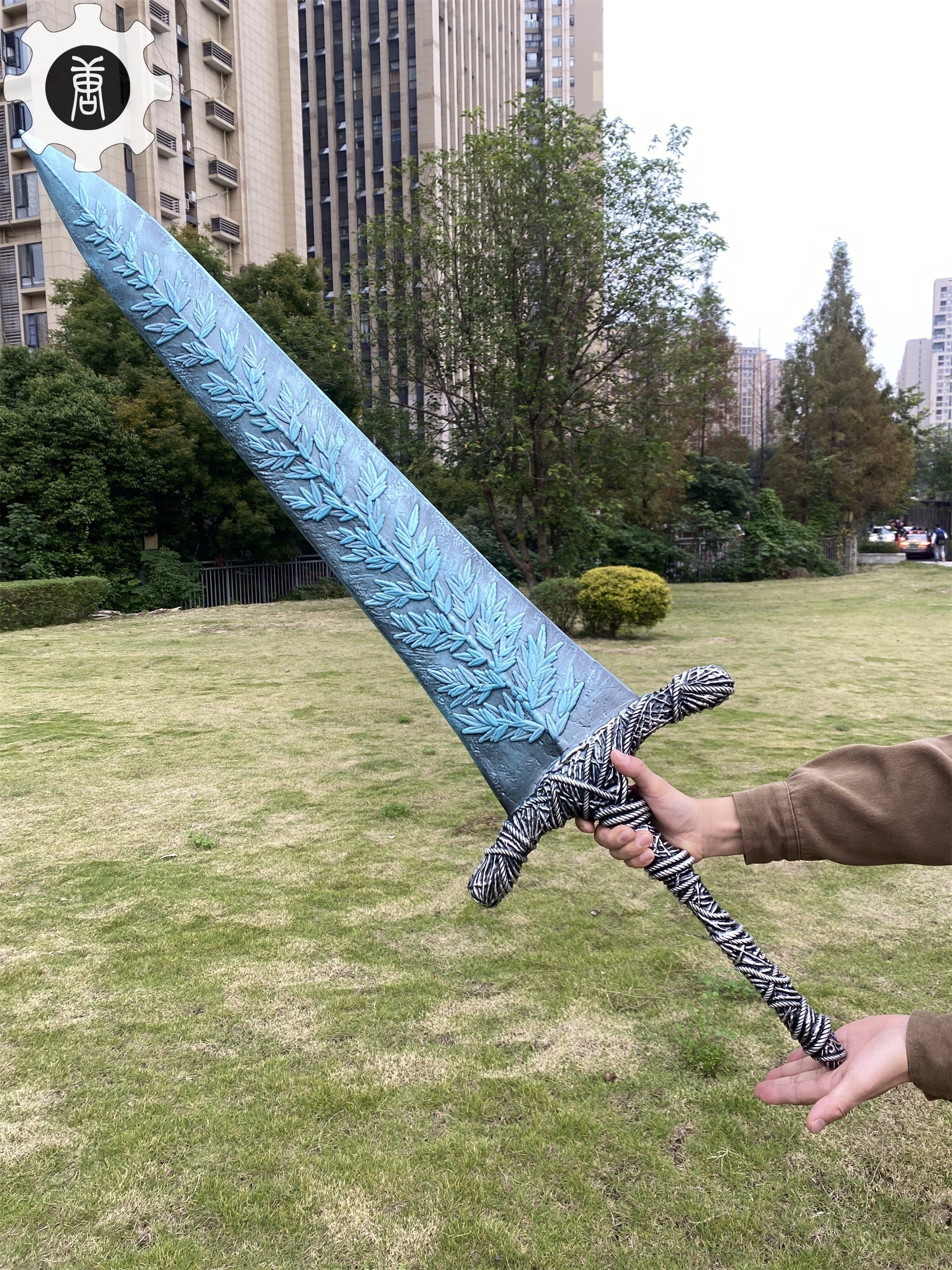 Dark Moonlight Greatsword Life-Size Resin Replica Dark Moonlight Greatsword - Tophatter Daily Deals