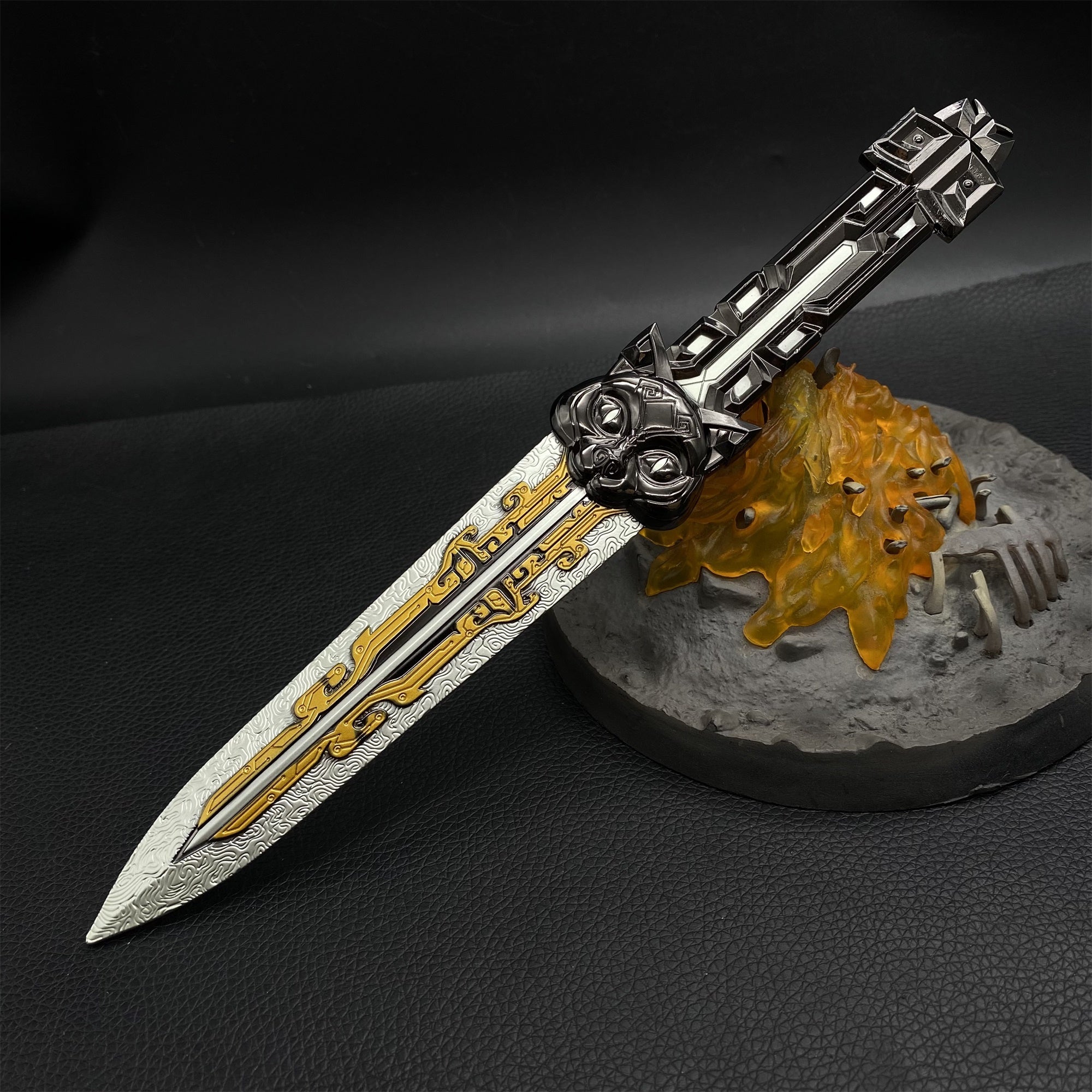 D-force Hackclaw Inky Reflections Throwing Knife Metal Replica - Tophatter Daily Deals