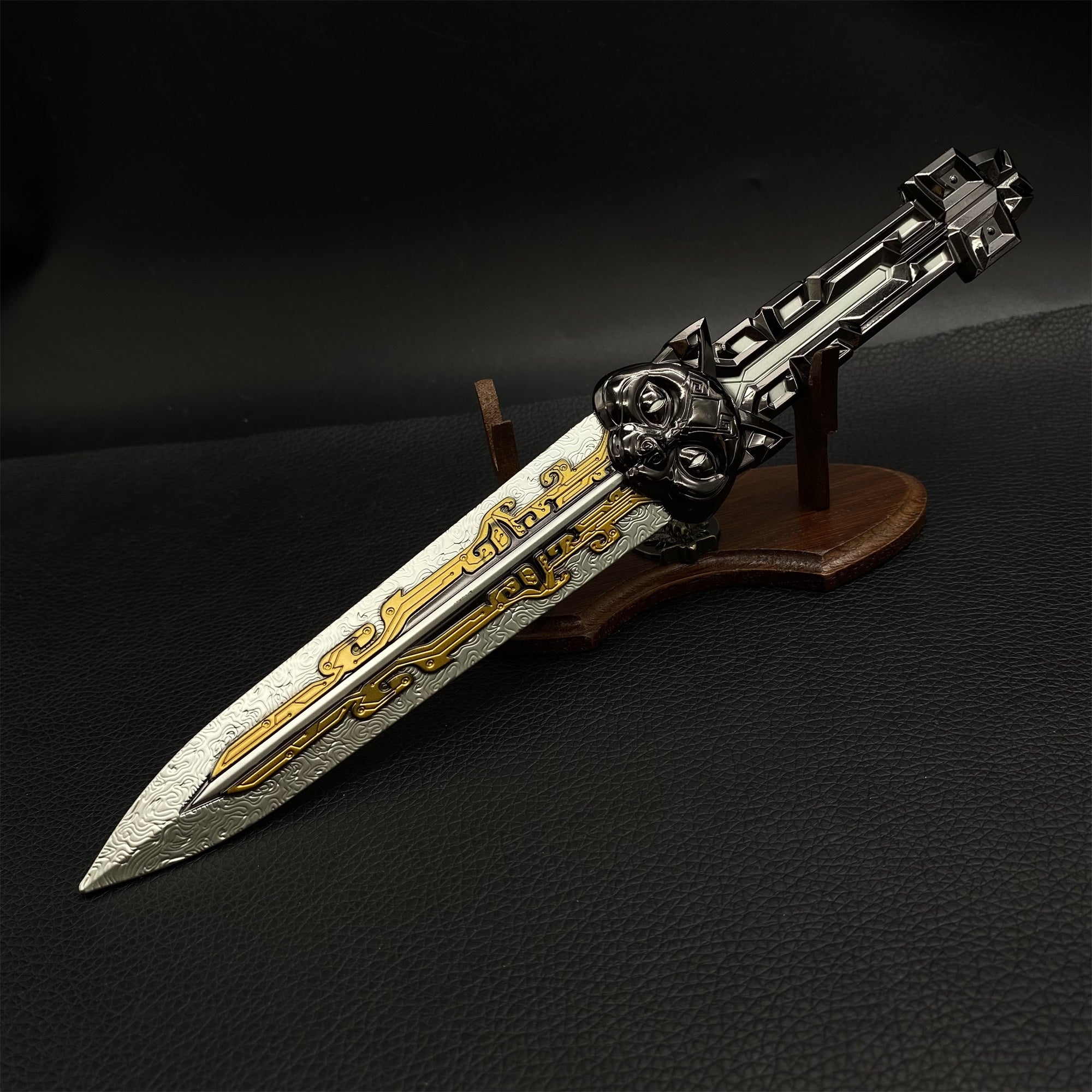 D-force Hackclaw Inky Reflections Throwing Knife Metal Replica - Tophatter Daily Deals