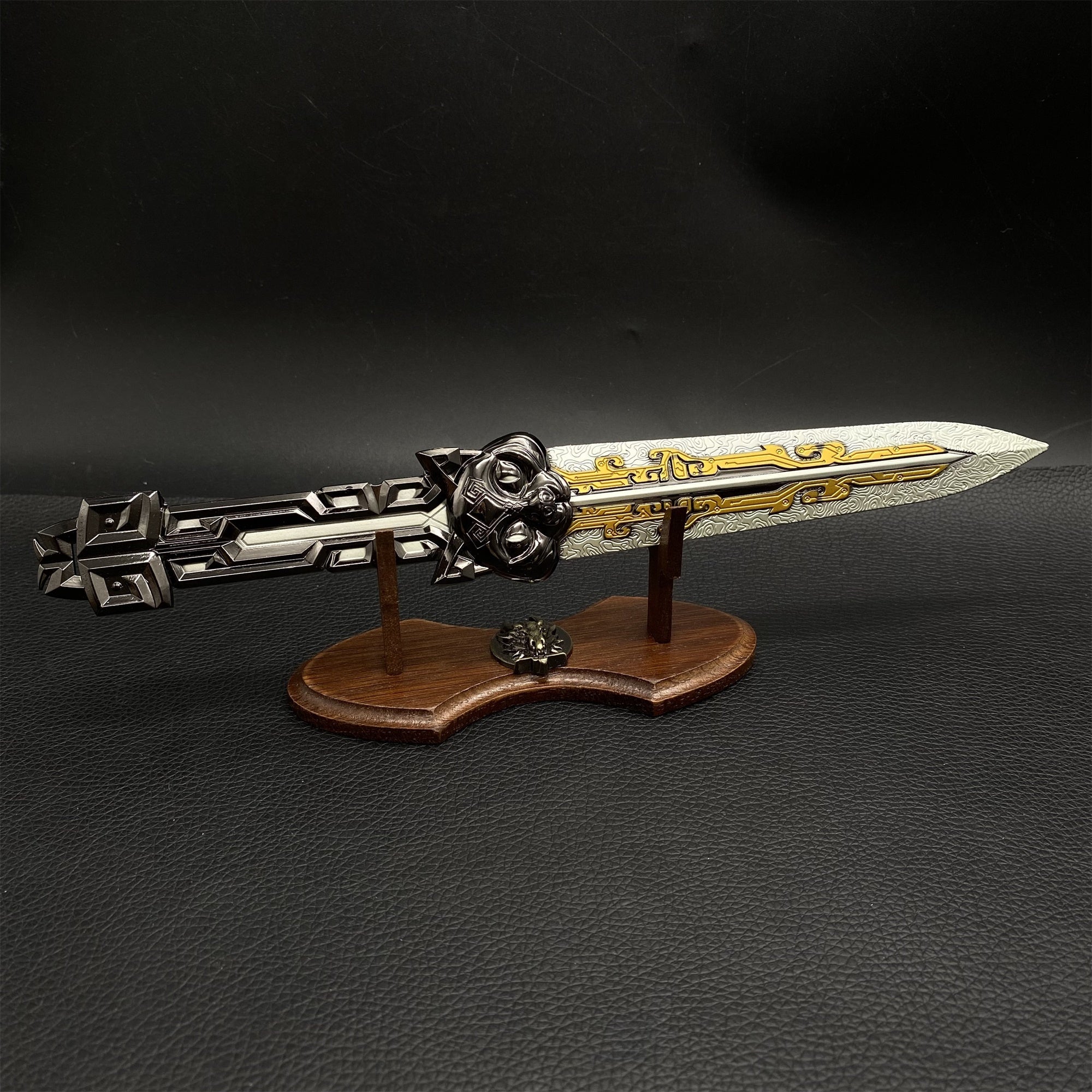 D-force Hackclaw Inky Reflections Throwing Knife Metal Replica - Tophatter Daily Deals