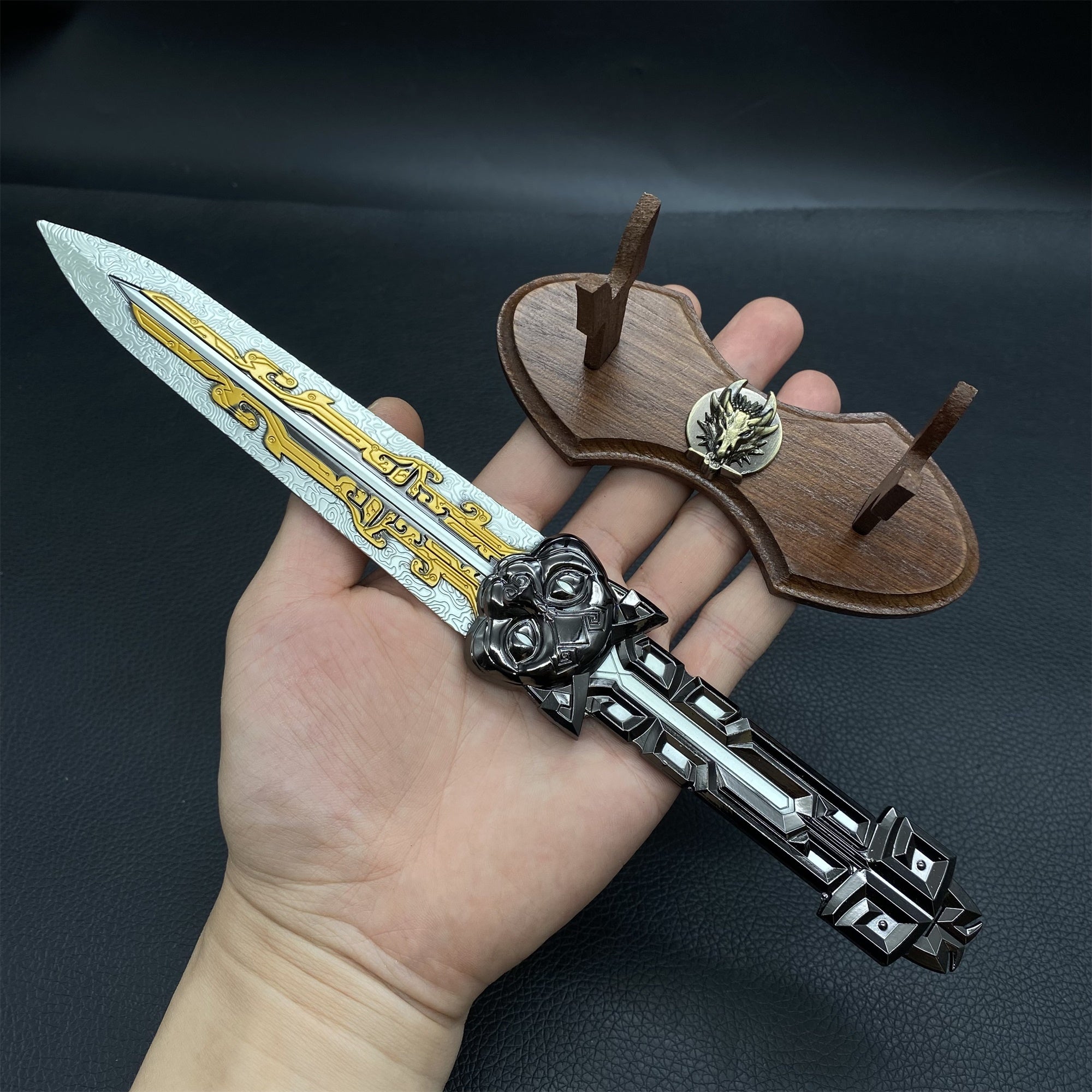 D-force Hackclaw Inky Reflections Throwing Knife Metal Replica - Tophatter Daily Deals