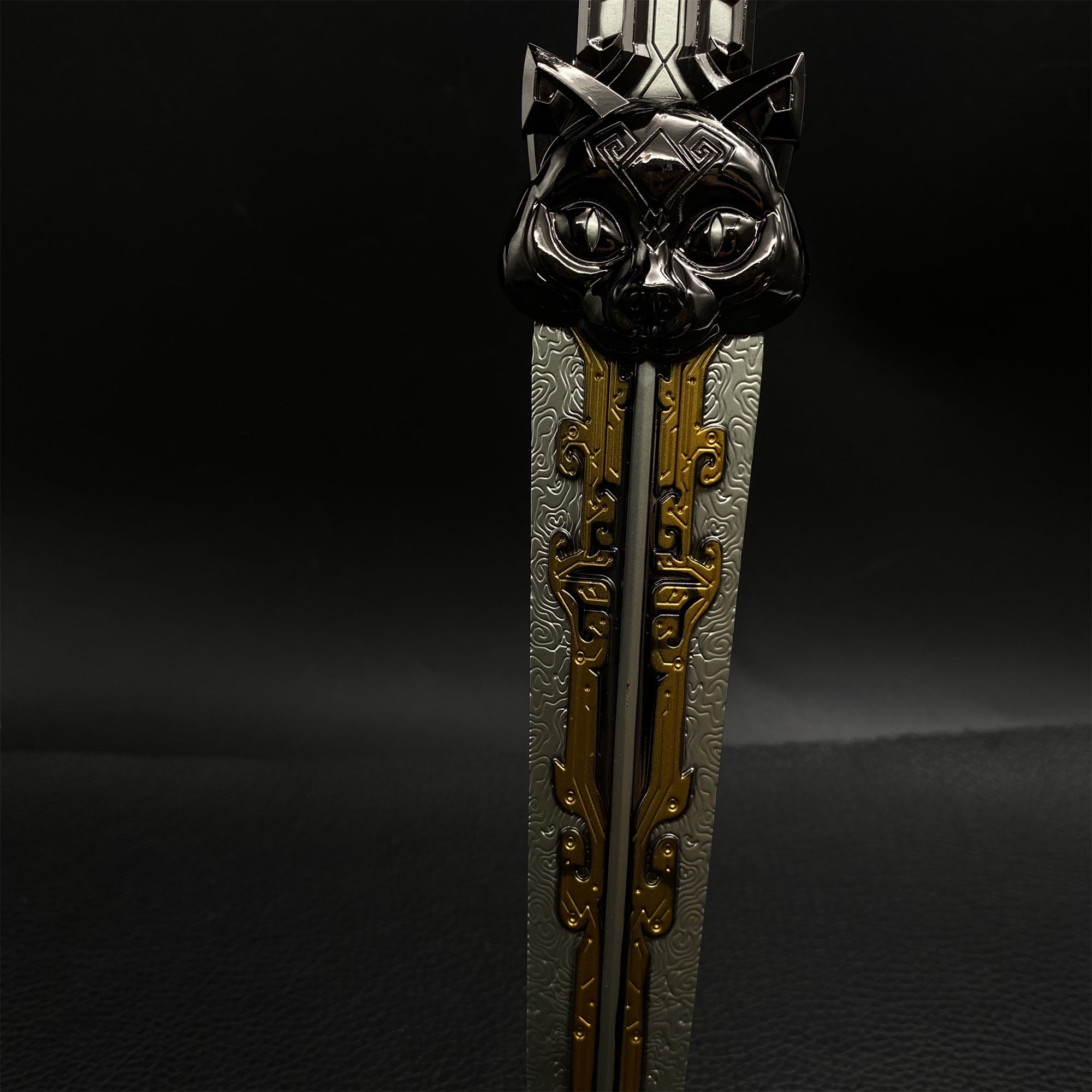 D-force Hackclaw Inky Reflections Throwing Knife Metal Replica - Tophatter Daily Deals