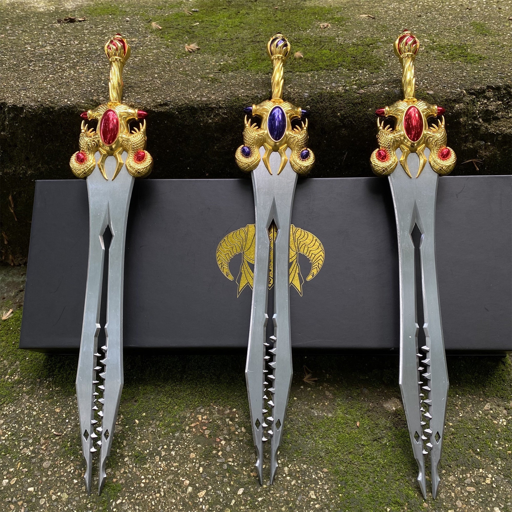 Dawnfang/Duskfang Sword Metal Replica 3 Options - Tophatter Daily Deals