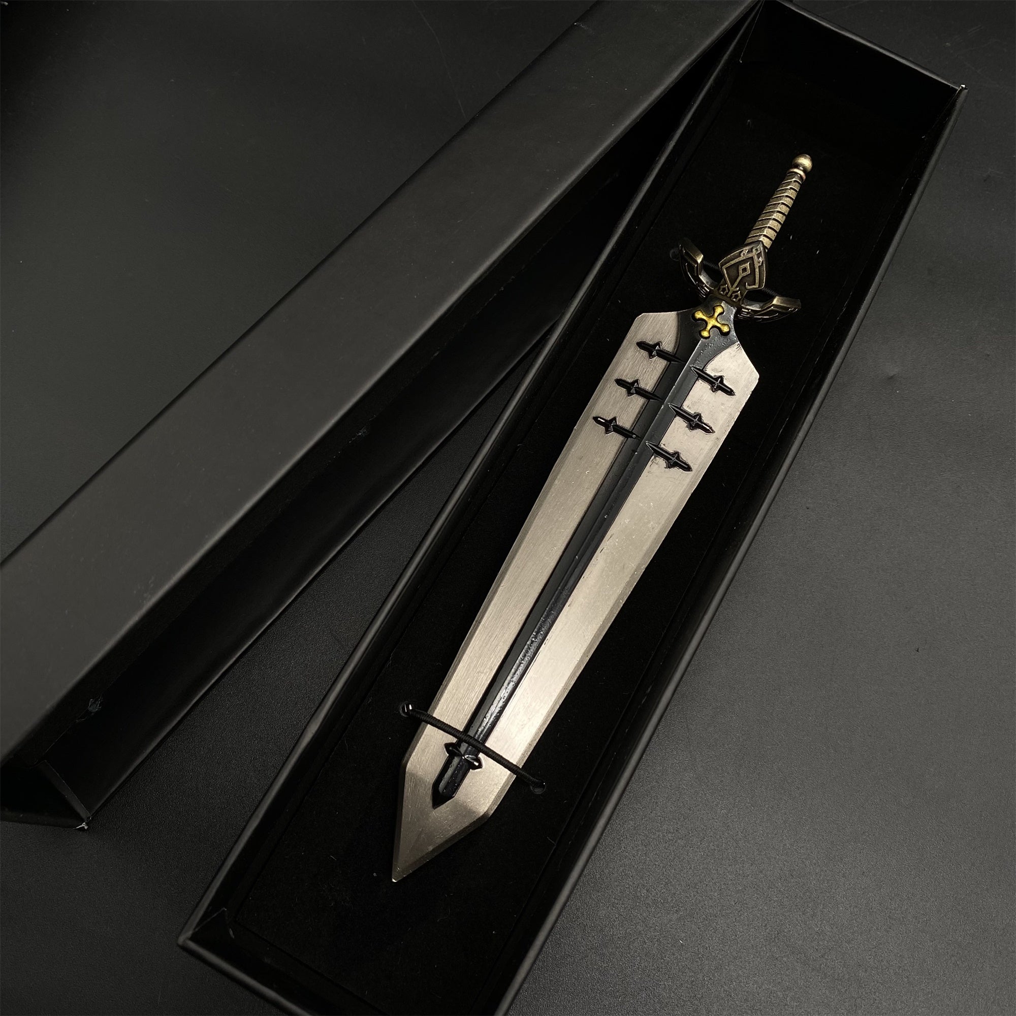 Demon-Dweller Sword Metal Replica - Tophatter Daily Deals