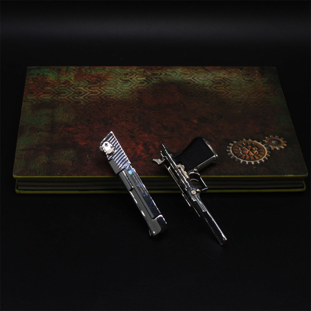 Desert Eagle Miniature Metal Pistol 9CM/3.5" - Tophatter Daily Deals