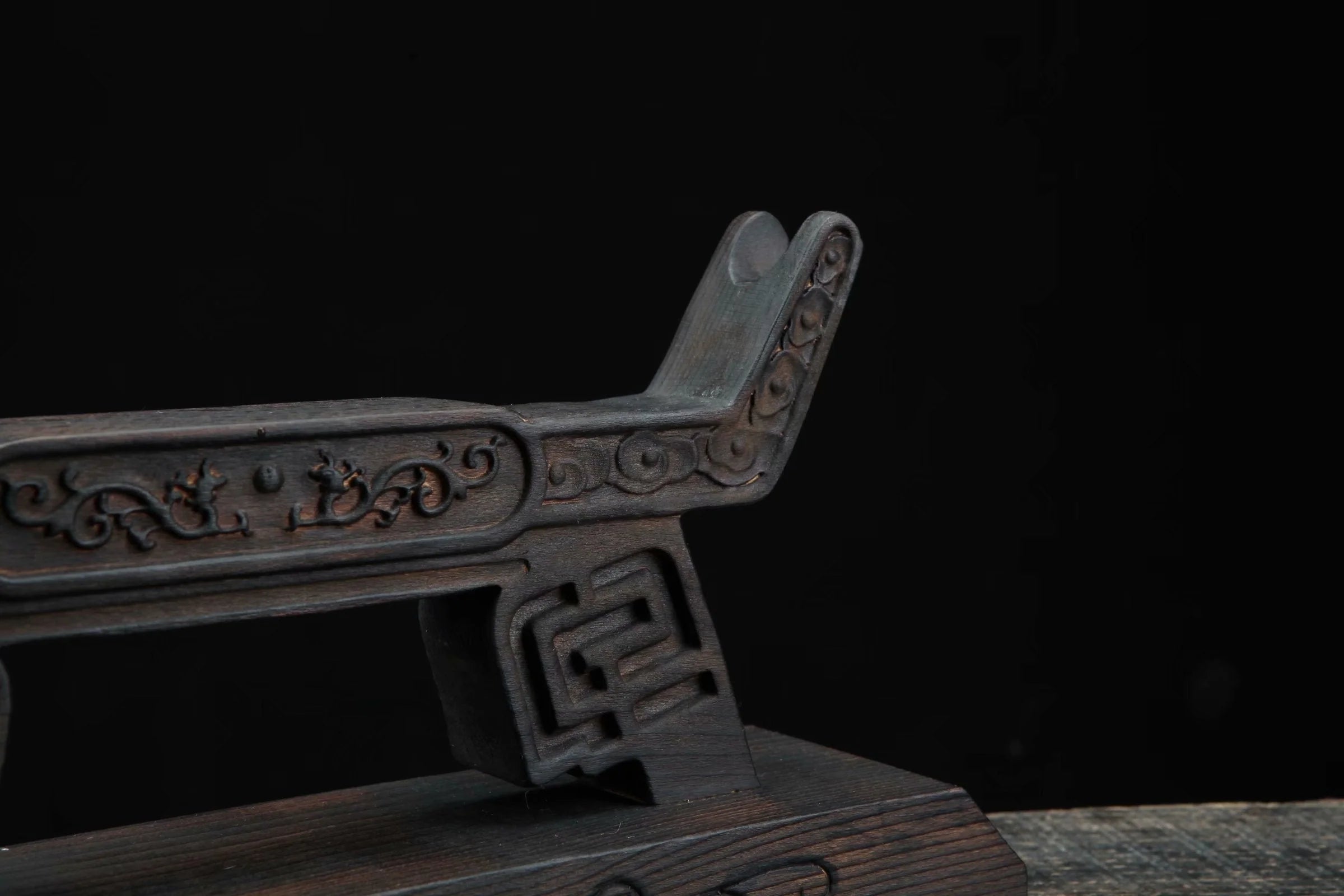 Double Dragon Sword Rack - Tophatter Daily Deals