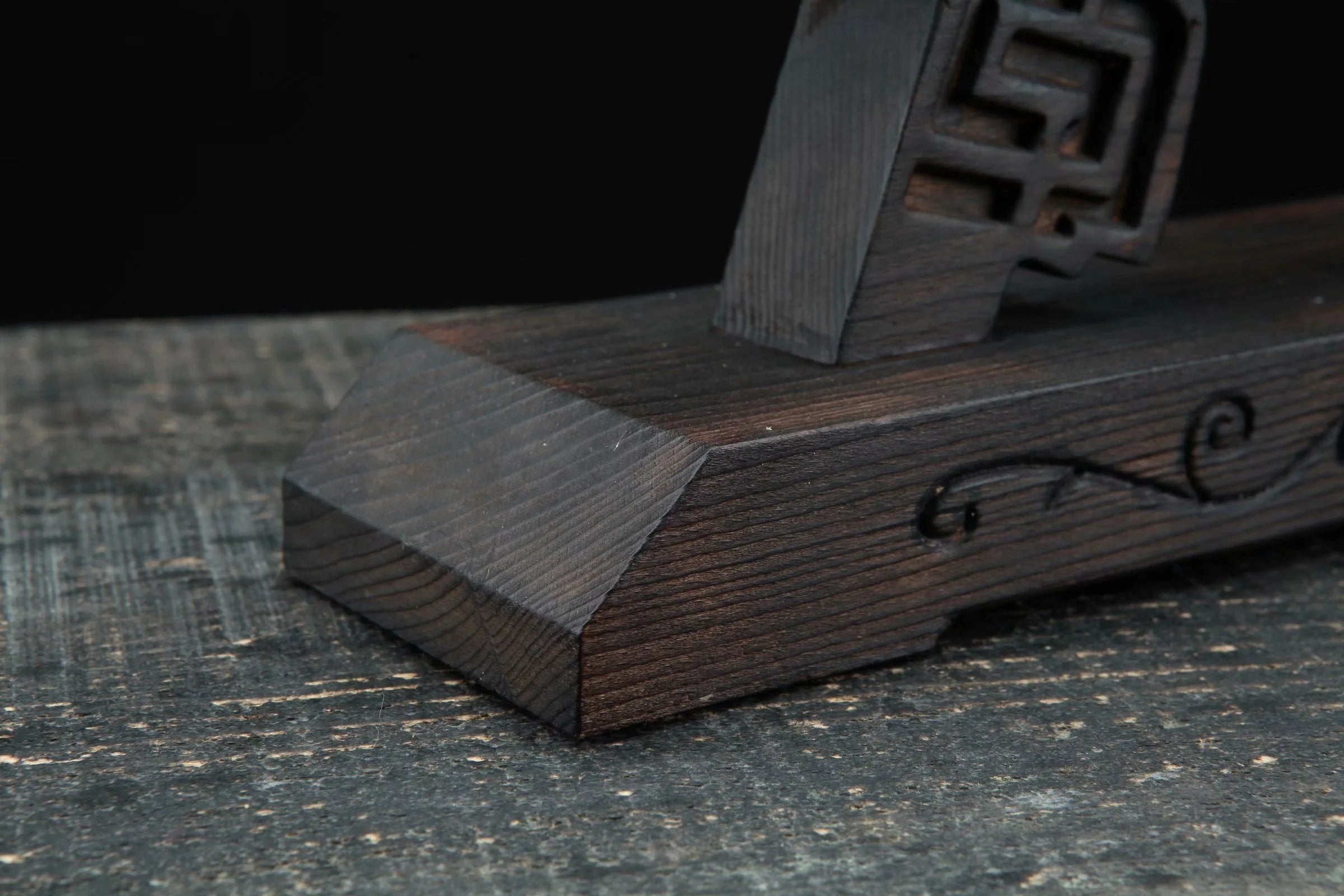 Double Dragon Sword Rack - Tophatter Daily Deals