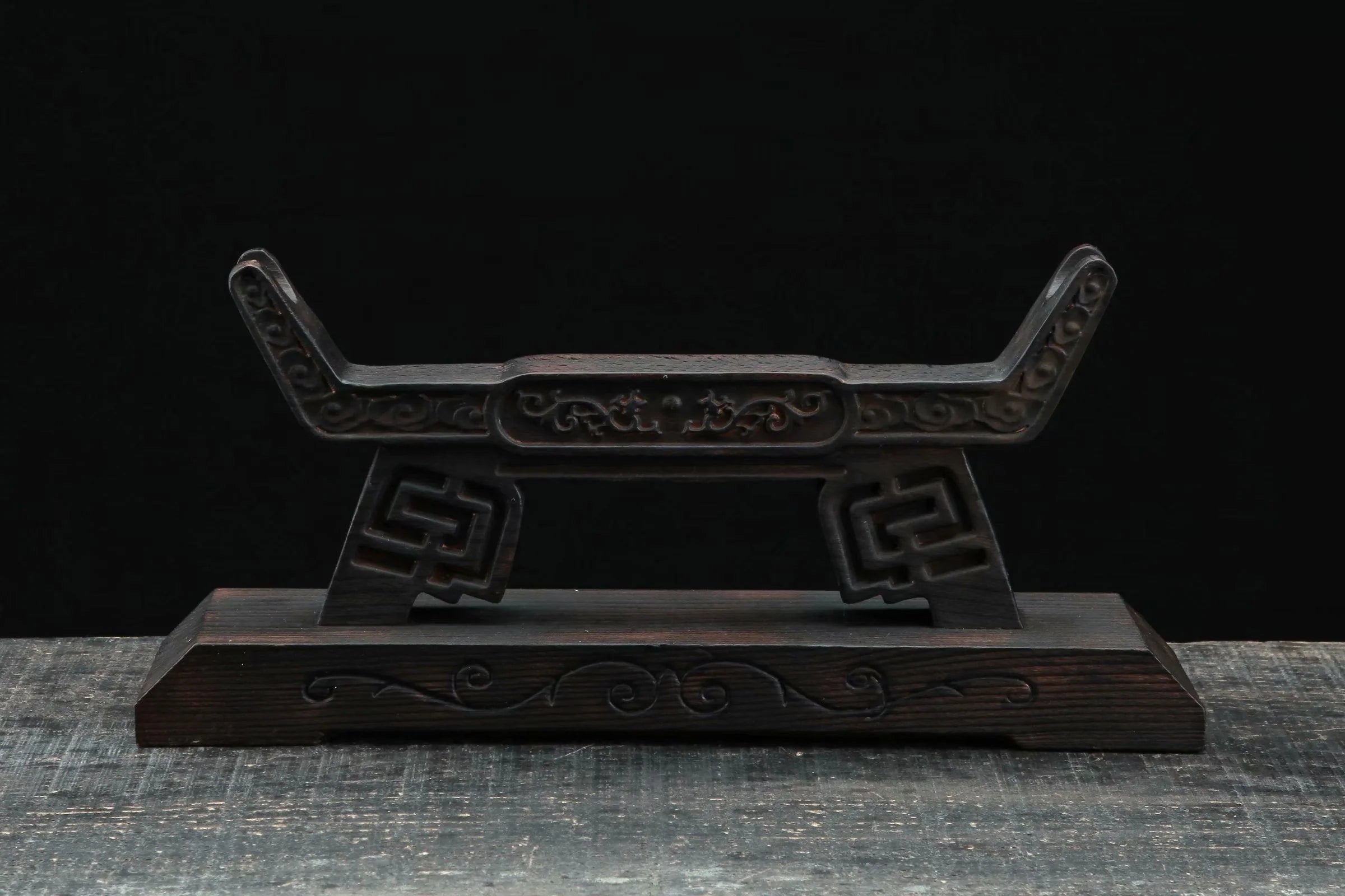 Double Dragon Sword Rack - Tophatter Daily Deals