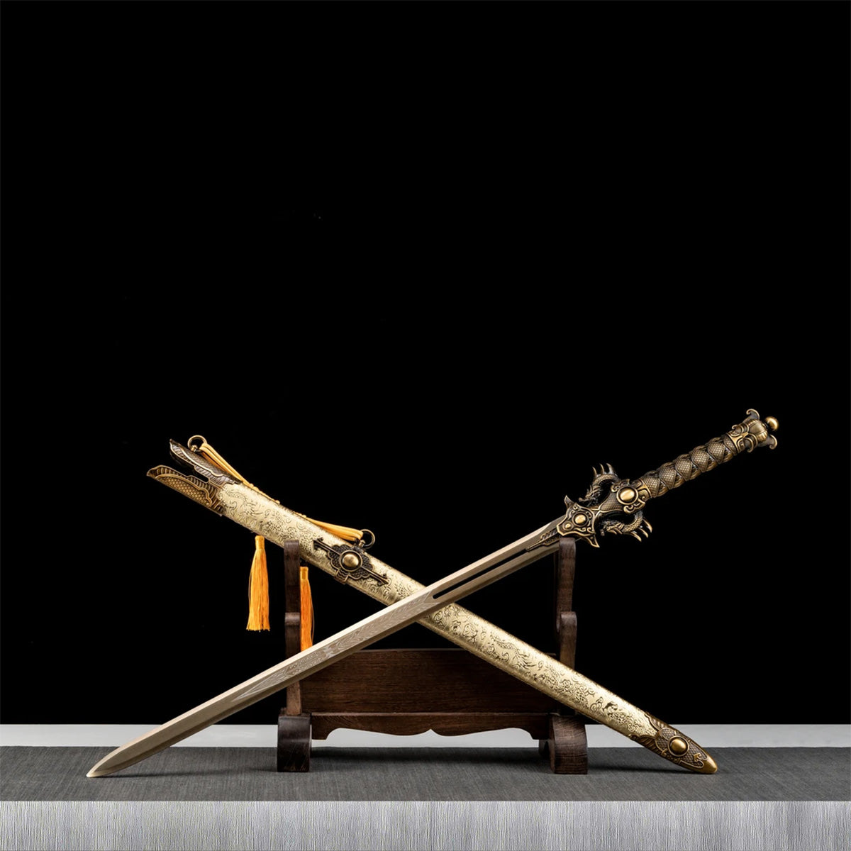 Dragon Emperor War Sword - Tophatter Daily Deals