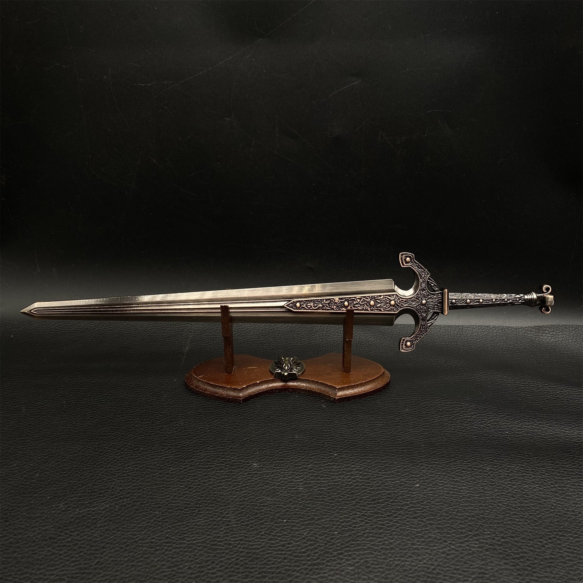 ER Sword Metal Replica Collection Ordovis's Greatsword & Stand - Tophatter Daily Deals