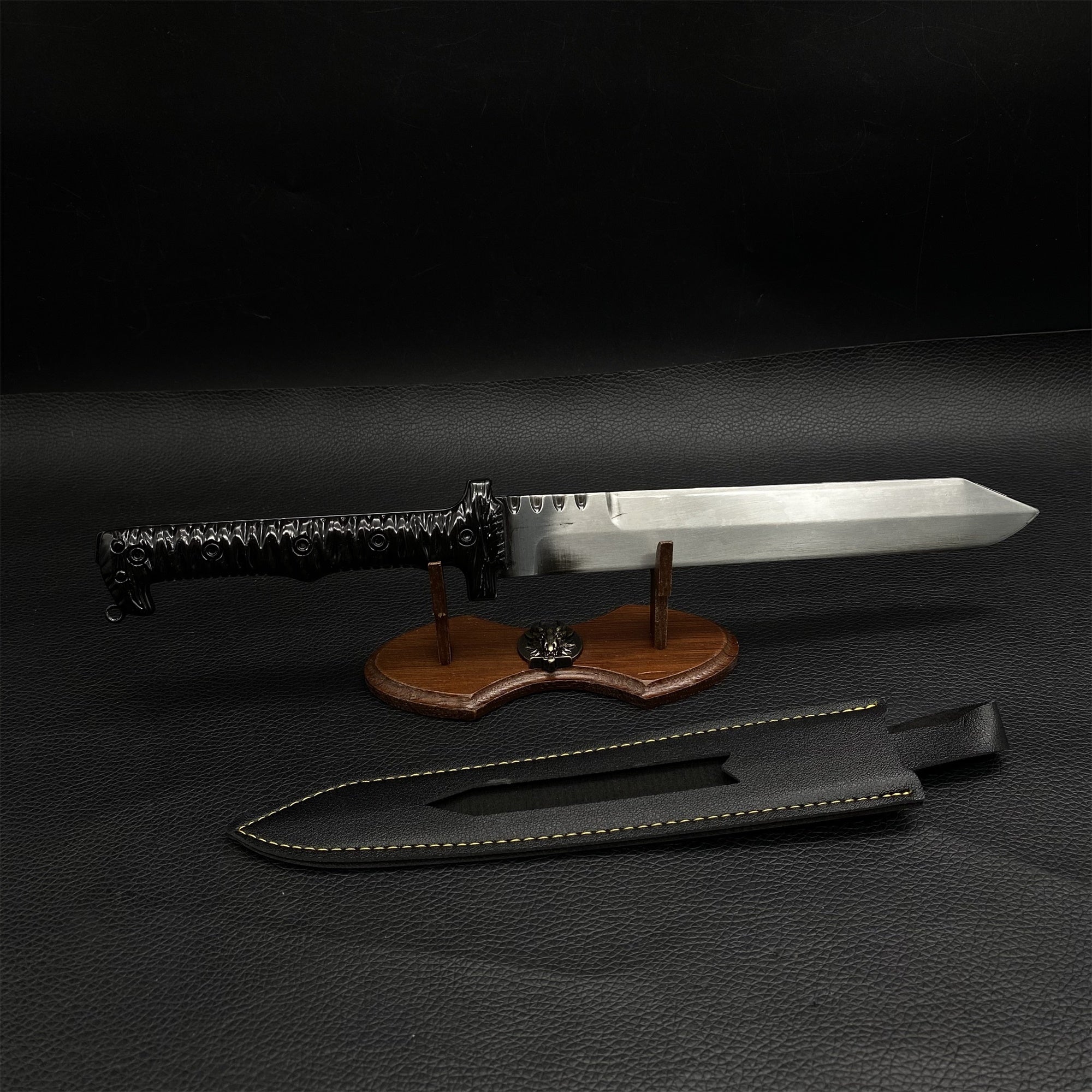 Escape From Tarkov Game Weapons Metal Replica M2 Tactical Dagger & Stand - Tophatter Daily Deals