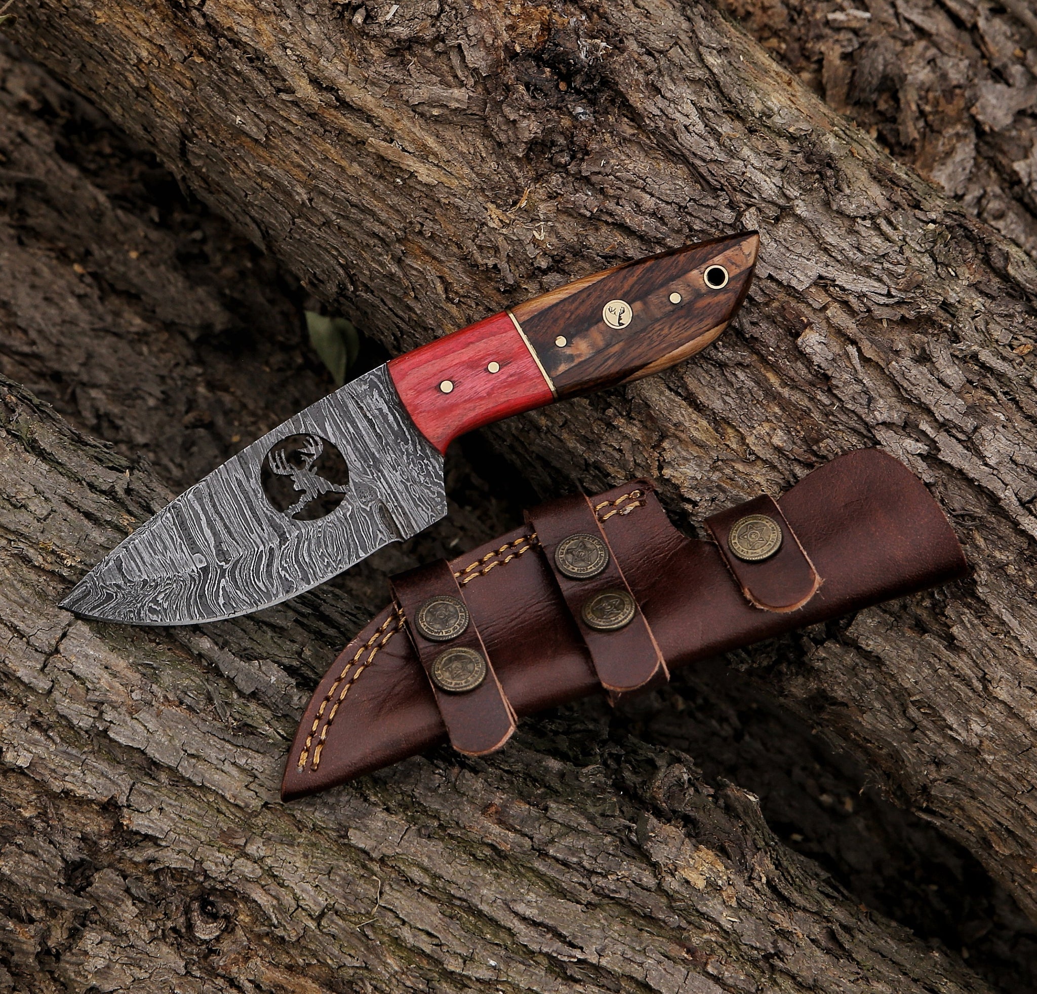 8.5 Inch Damascus Steel Custom Handmade Hunting Skinning Knife - TOPHATTER'S ARMORY DEALS Collectible Weapons - Tophatter Daily Deals