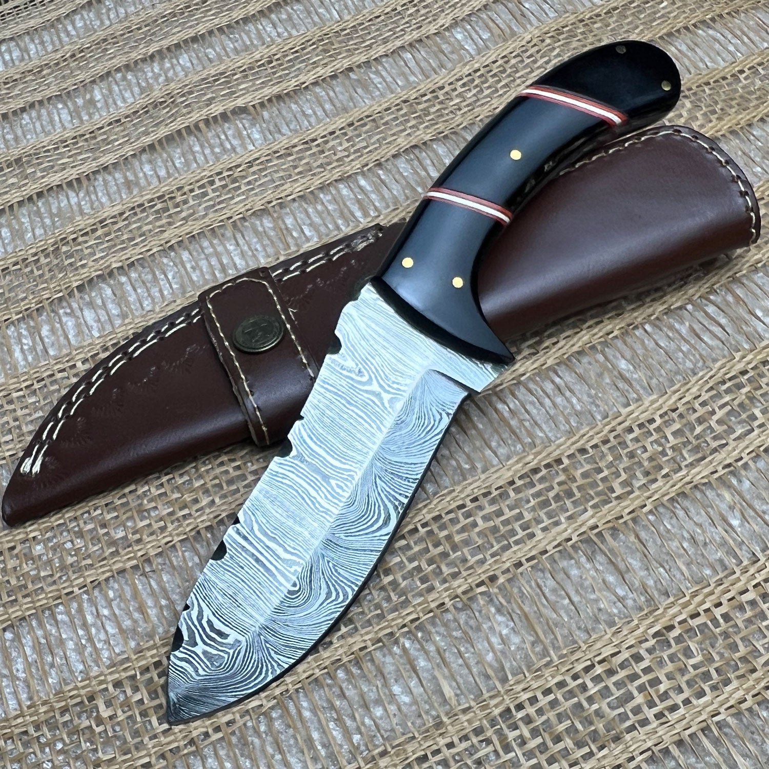 Damascus Steel Custom Handmade Buffalo Horn Handle Hunting Knife 9