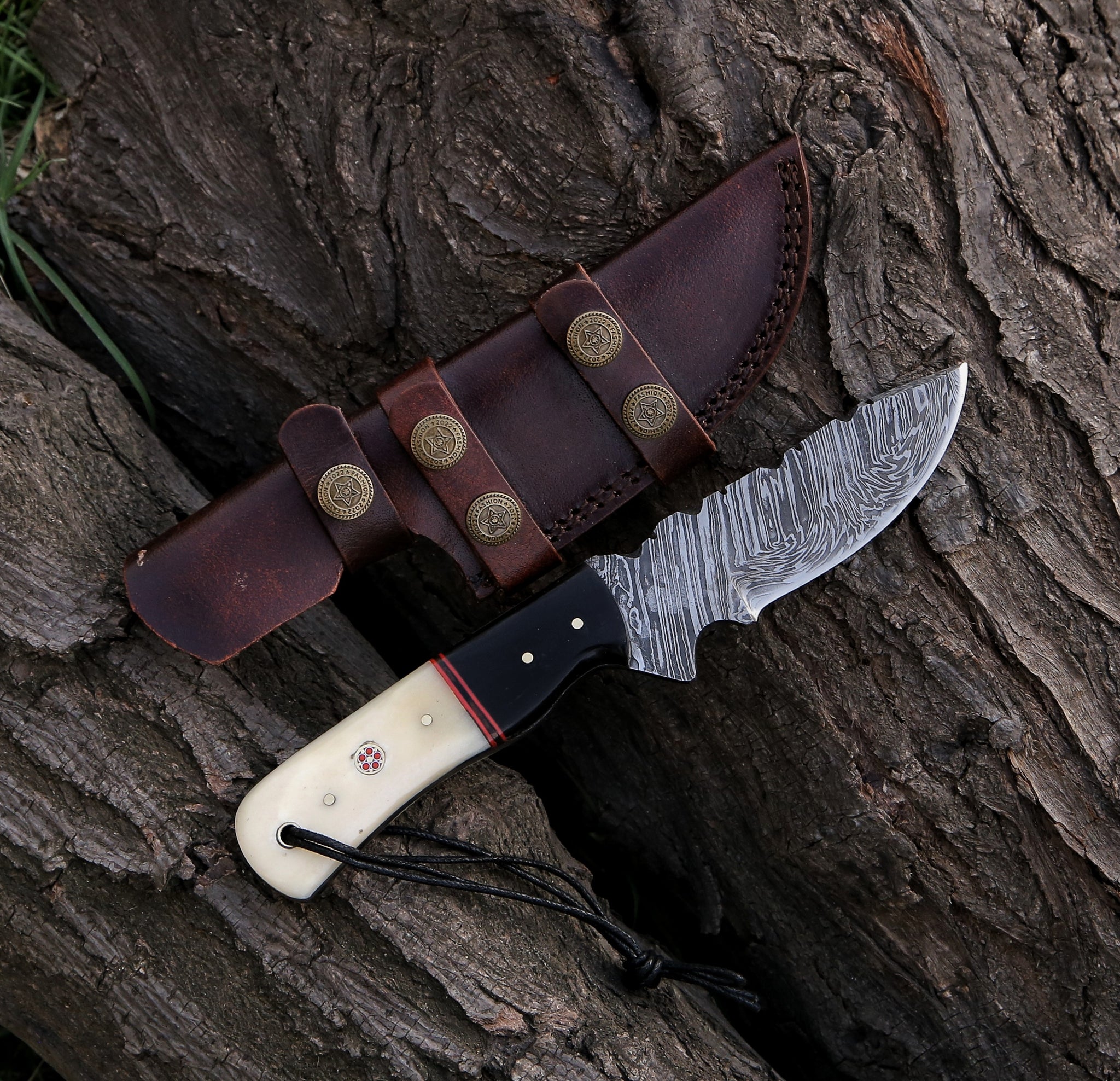 9.28" Damascus Steel Custom Handmade Hunting Skinning Knife - TOPHATTER'S ARMORY DEALS Collectible Weapons - Tophatter Daily Deals