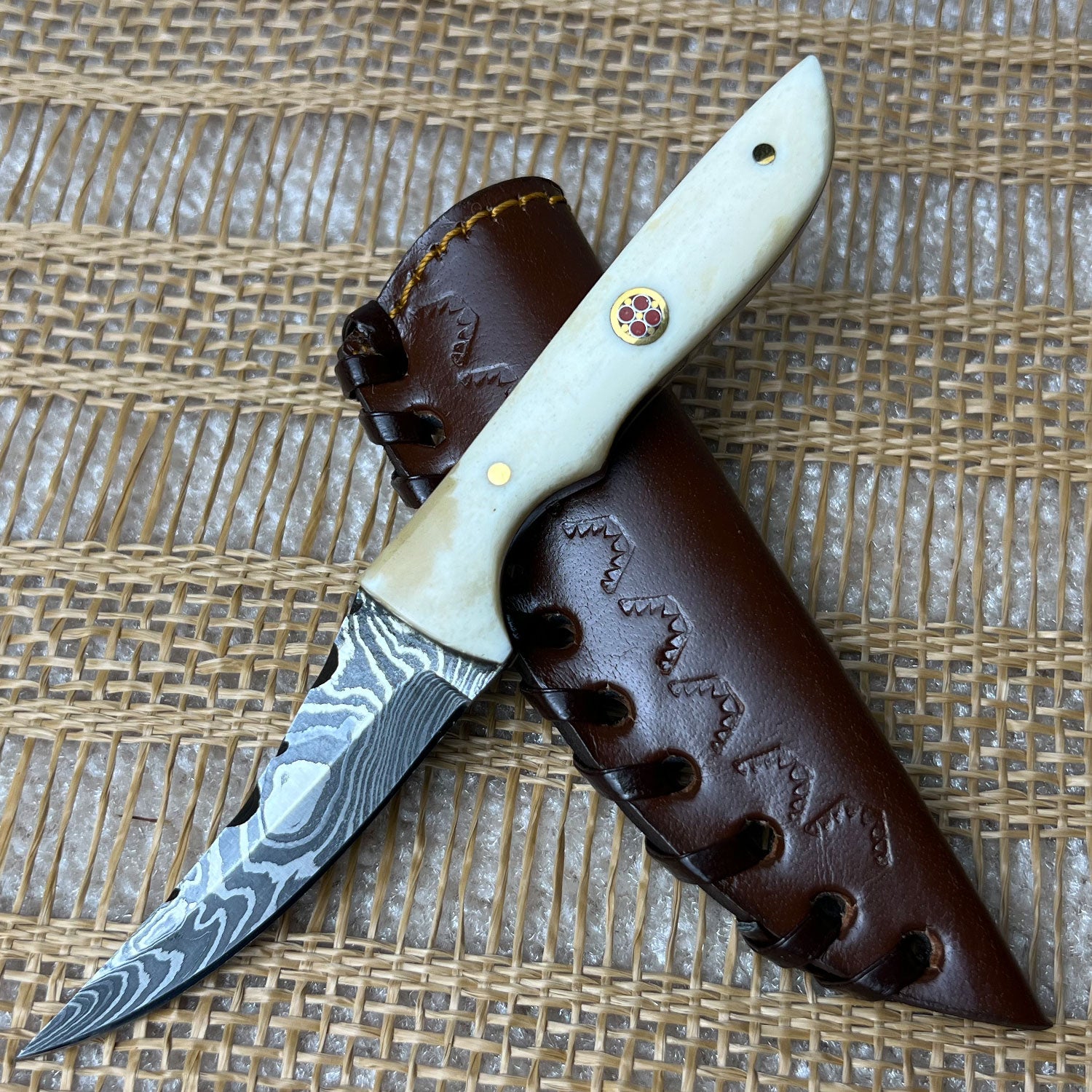 6" Damascus Steel Custom Handmade Hunting Skinning Knife 6" - Tophatter's Guns'N'Weapons Store Collectible Weapons - Tophatter Daily Deals