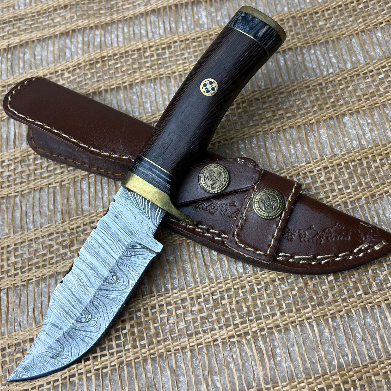 Damascus Steel Custom Handmade Walnut Wood Handle Hunting Knife 8